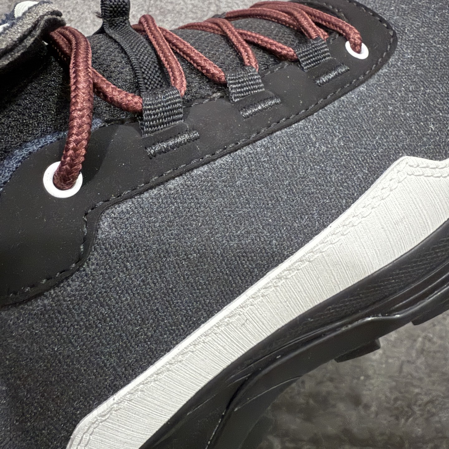 图片[4]-【巅峰版】SALOMON萨洛蒙 X-ALP ESILL GR10K 舒适百搭 防滑 低帮 户外功能鞋 男女同款 黑银色 劳保鞋 474200-20  鞋面采用SENSIFIT贴合技术 全方位贴合包裹脚型 鞋跟部鞋底牵引设计 提供强大的抓地性能 更适应野外崎岖不平的道路 其3D ADVANCED CHASSIS底盘 材料轻量大化 钉齿设计更具稳定性、防护性 鞋底易磨损区运用CONTAGRIP高耐磨材料 应对城市硬质路面长距离跑考验  尺码：36 36.5 37 38 38.5 39 40 40.5 41 42 42.5 43 44 44.5 45-选品中心