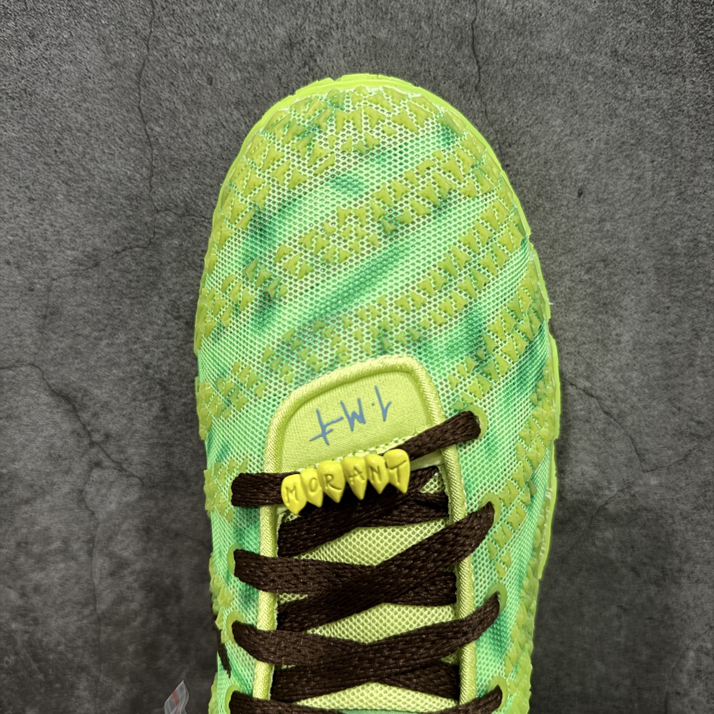 图片[5]-【灭世纯原】NK Ja 3 莫兰特3代 \”spooky Season\” 万圣节荧光绿 灭世纯原 颠覆革新 全码出货‼ #增配前掌ZoomTurbo➕抗扭片➕后掌马蹄Zoom气垫（正品仅配置前掌长方形zoom气垫） #采用科比4代鞋楦以及龙骨数据打造！小科4实至名归！（完美解决正品压脚趾问题） #鞋身➕鞋头增配高频补强层，提升鞋头以及脚踝支撑性 #鞋垫采用科比4代元年高弹缓震垫材质-磨合一场直接贴合脚型☑ #外底加厚2mm，升级止滑配方，磨合一次，抓地原地起飞 缓震配置独家革新，澎湃脚感，实战属性直接拉满！ 货号：HV9923-700 尺码：39 40 40.5 41 42 42.5 43 44 44.5 45 46-选品中心