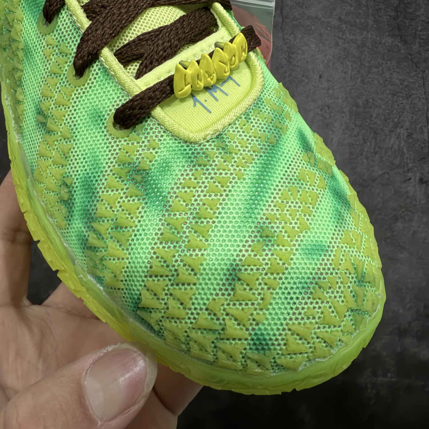 图片[4]-【灭世纯原】NK Ja 3 莫兰特3代 \”spooky Season\” 万圣节荧光绿 灭世纯原 颠覆革新 全码出货‼ #增配前掌ZoomTurbo➕抗扭片➕后掌马蹄Zoom气垫（正品仅配置前掌长方形zoom气垫） #采用科比4代鞋楦以及龙骨数据打造！小科4实至名归！（完美解决正品压脚趾问题） #鞋身➕鞋头增配高频补强层，提升鞋头以及脚踝支撑性 #鞋垫采用科比4代元年高弹缓震垫材质-磨合一场直接贴合脚型☑ #外底加厚2mm，升级止滑配方，磨合一次，抓地原地起飞 缓震配置独家革新，澎湃脚感，实战属性直接拉满！ 货号：HV9923-700 尺码：39 40 40.5 41 42 42.5 43 44 44.5 45 46-选品中心