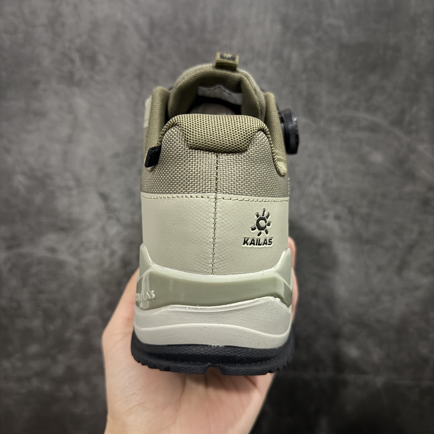 图片[4]-【纯原M版】凯乐石KAILAS 界山GTX BOA 户外运动 防滑耐磨防水 低帮 登山徒步鞋 男女款 正确大底区别市场公版错误字体底 正确细节 gtx防水鞋面 价格合理不杀猪！ KAILAS凯乐石品牌是全球三大全系攀登品牌之一，于2003年创立于中国广州，致力于为有攀登梦想的户外运动员及爱好者，研发制造功能性专业装备，满足他们在极限环境下安全舒适的需求，凯乐石专注于科技面料的开发及专业功能设计，产品线覆盖登山、攀岩、徒步、越野跑山、露营、旅行等多项户外运动，通过运动员的测试反馈，不断进化迭代，产品荣获国内外大奖71座，发明专利21个，更突破性的自主研发攀登器械，打造出中国的攀登硬实力 尺码：36-45含半码-选品中心