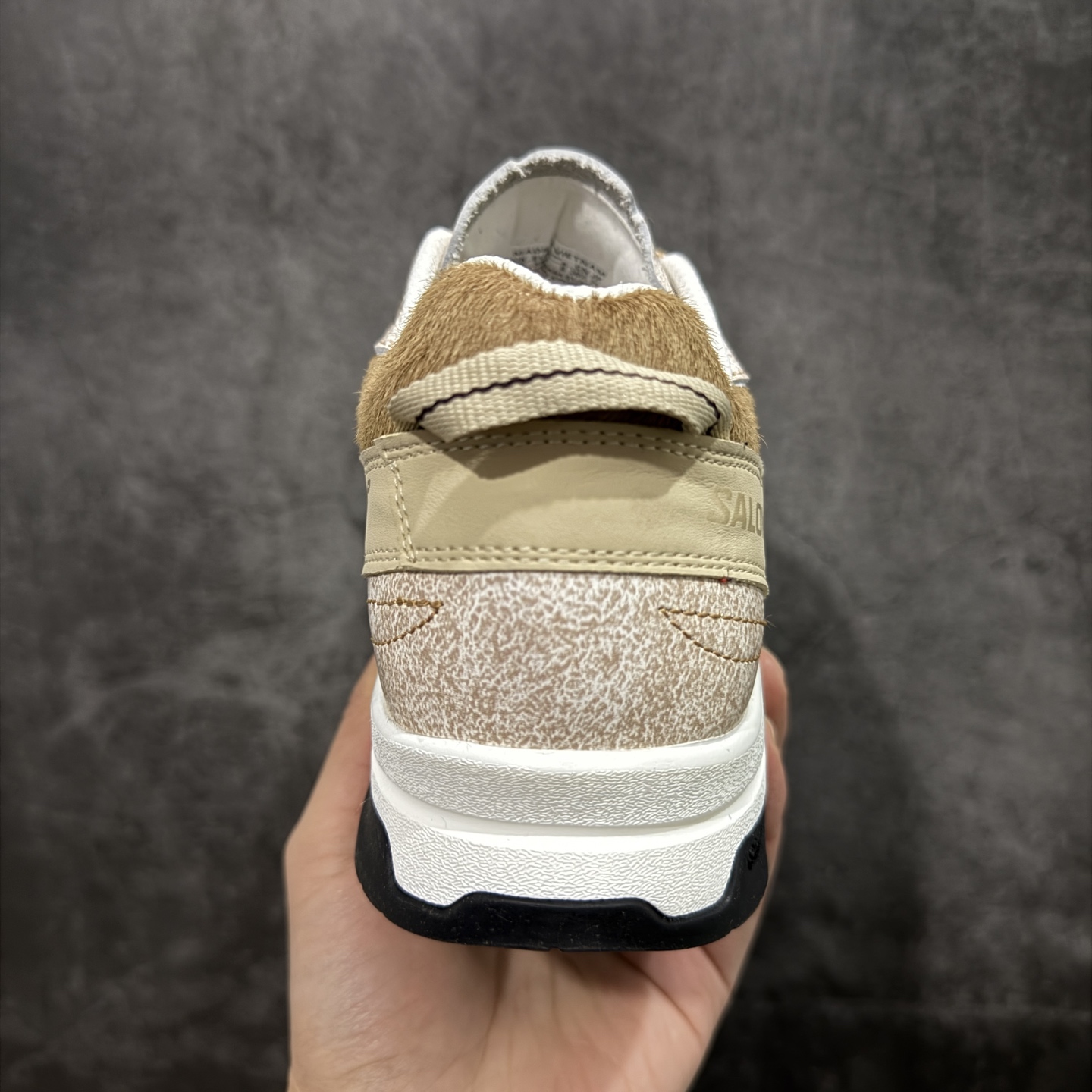 图片[4]-【莞顶纯原】Salomon萨洛蒙2025秋冬新款XT-ALp新色系跑步鞋休闲运动鞋 中底搭载全掌玻璃纤维能量板和超厚弹性泡沫中底，跑动时推进力十足，缓震回馈很强，日常通勤或训练都很稳 鞋身长毛牛猄皮面设计，内层材质透气网面 穿着舒适度好 原版材质 原版大底 尺码：35-45-选品中心