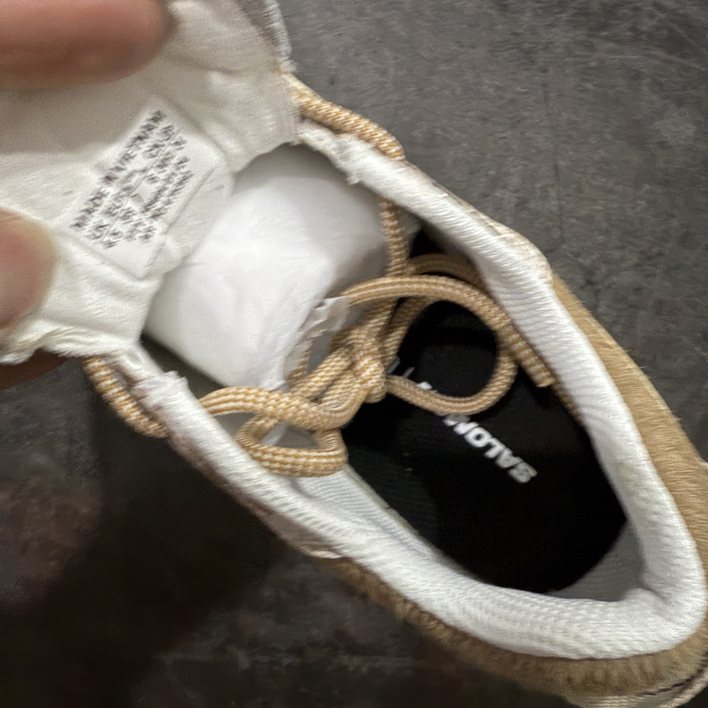 图片[7]-【莞顶纯原】Salomon萨洛蒙2025秋冬新款XT-ALp新色系跑步鞋休闲运动鞋 中底搭载全掌玻璃纤维能量板和超厚弹性泡沫中底，跑动时推进力十足，缓震回馈很强，日常通勤或训练都很稳 鞋身长毛牛猄皮面设计，内层材质透气网面 穿着舒适度好 原版材质 原版大底 尺码：35-45-选品中心