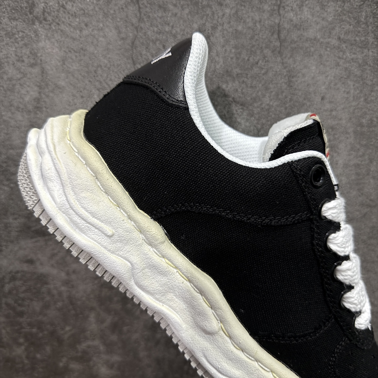 图片[7]-【纯原版】三原康裕品牌 MMY/Maison MIHARA YASUHIRO 变形溶解雪糕底低帮溶解鞋 全硫化溶解工艺 东莞原产 原楦原纸版开发 全新开发 双模一次发泡点位气孔EVA中底 底部嵌入组合RB橡胶耐磨大底 采用全粒面头层皮革鞋面材质 正确织麦及包装盒 清晰后跟电绣LOGO 🆚区别市面普通版本 尺码：35 36 37 38 39 40 41 42 43 44 正常尺码-选品中心