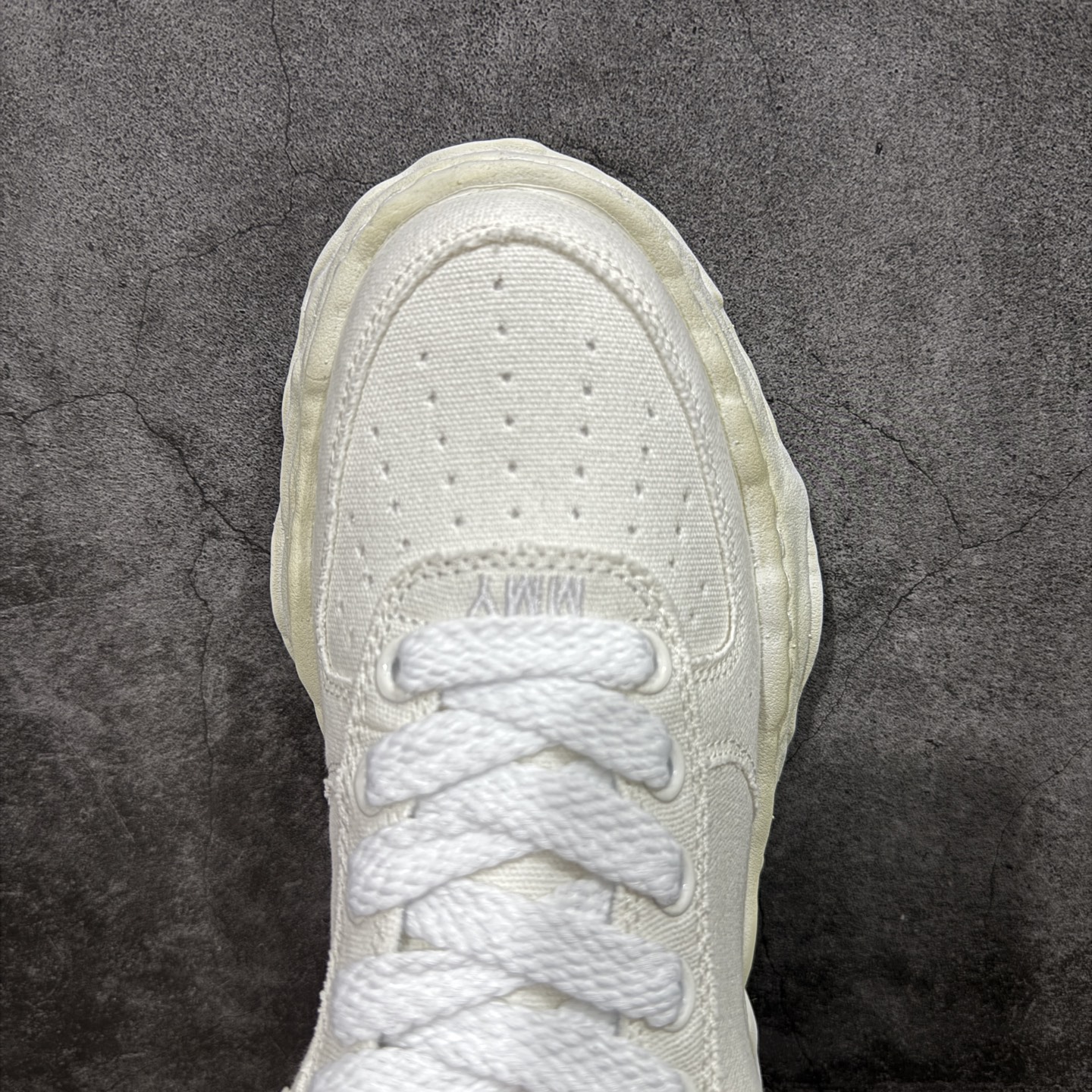 图片[5]-【纯原版】三原康裕品牌 MMY/Maison MIHARA YASUHIRO 变形溶解雪糕底低帮溶解鞋 全硫化溶解工艺 东莞原产 原楦原纸版开发 全新开发 双模一次发泡点位气孔EVA中底 底部嵌入组合RB橡胶耐磨大底 采用全粒面头层皮革鞋面材质 正确织麦及包装盒 清晰后跟电绣LOGO 🆚区别市面普通版本 尺码：35 36 37 38 39 40 41 42 43 44 正常尺码-选品中心