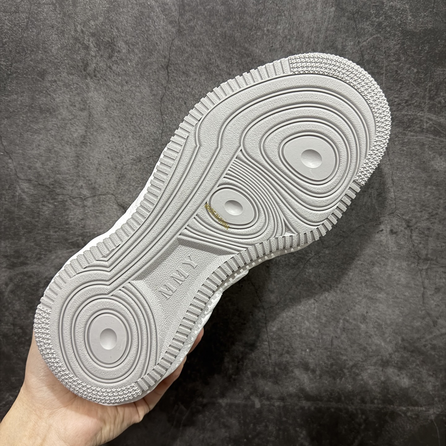 图片[9]-【纯原版】三原康裕品牌 MMY/Maison MIHARA YASUHIRO 变形溶解雪糕底低帮溶解鞋 全硫化溶解工艺 东莞原产 原楦原纸版开发 全新开发 双模一次发泡点位气孔EVA中底 底部嵌入组合RB橡胶耐磨大底 采用全粒面头层皮革鞋面材质 正确织麦及包装盒 清晰后跟电绣LOGO 🆚区别市面普通版本 尺码：35 36 37 38 39 40 41 42 43 44 正常尺码-选品中心