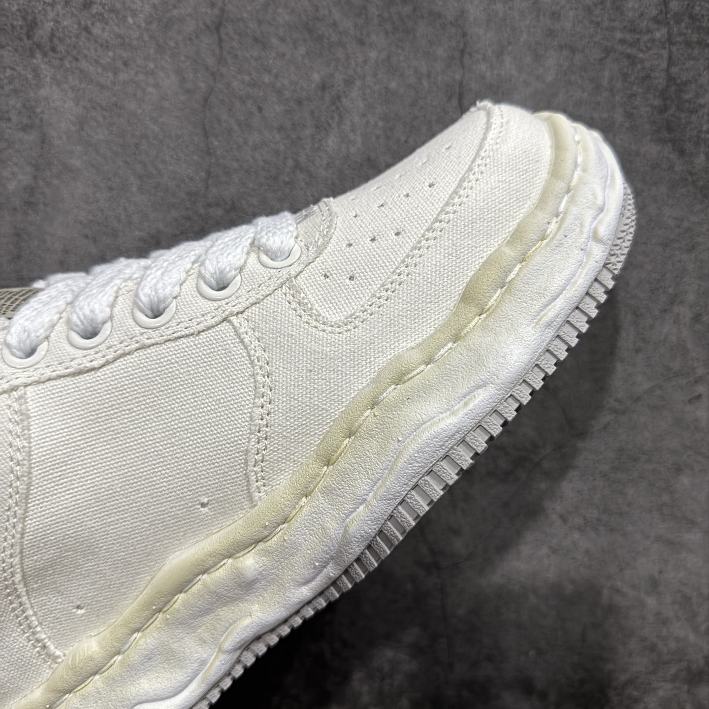 图片[6]-【纯原版】三原康裕品牌 MMY/Maison MIHARA YASUHIRO 变形溶解雪糕底低帮溶解鞋 全硫化溶解工艺 东莞原产 原楦原纸版开发 全新开发 双模一次发泡点位气孔EVA中底 底部嵌入组合RB橡胶耐磨大底 采用全粒面头层皮革鞋面材质 正确织麦及包装盒 清晰后跟电绣LOGO 🆚区别市面普通版本 尺码：35 36 37 38 39 40 41 42 43 44 正常尺码-选品中心