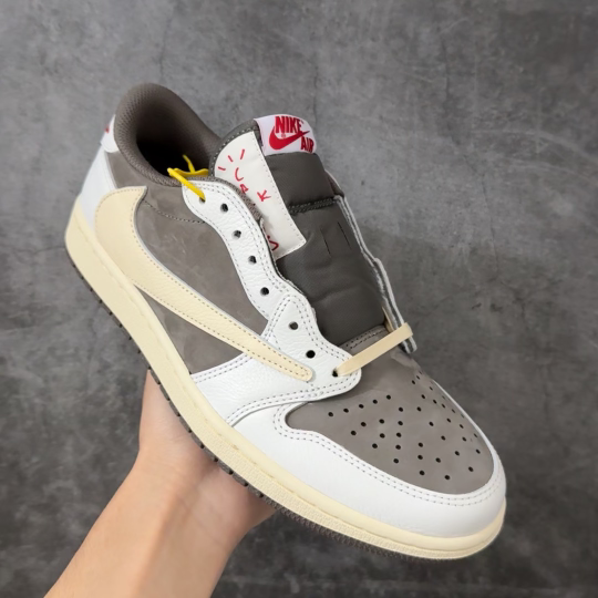 纯原 Travis Scott x Air Jordan AJ1 Low OG SPTS联名白棕倒钩低帮