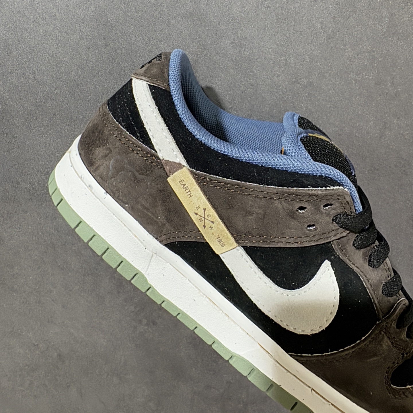 图片[7]-【公司级】Nike SB Dunk Low 棕白 低帮休闲板鞋 独家版型蒸餾加工帶來的是更好的视觉和脚感体验大厂纯原品质出货 清洁度 电绣工艺 皮料切割干净无任何毛边 细节完美 货号：HF3063-002 尺码：36-46-选品中心