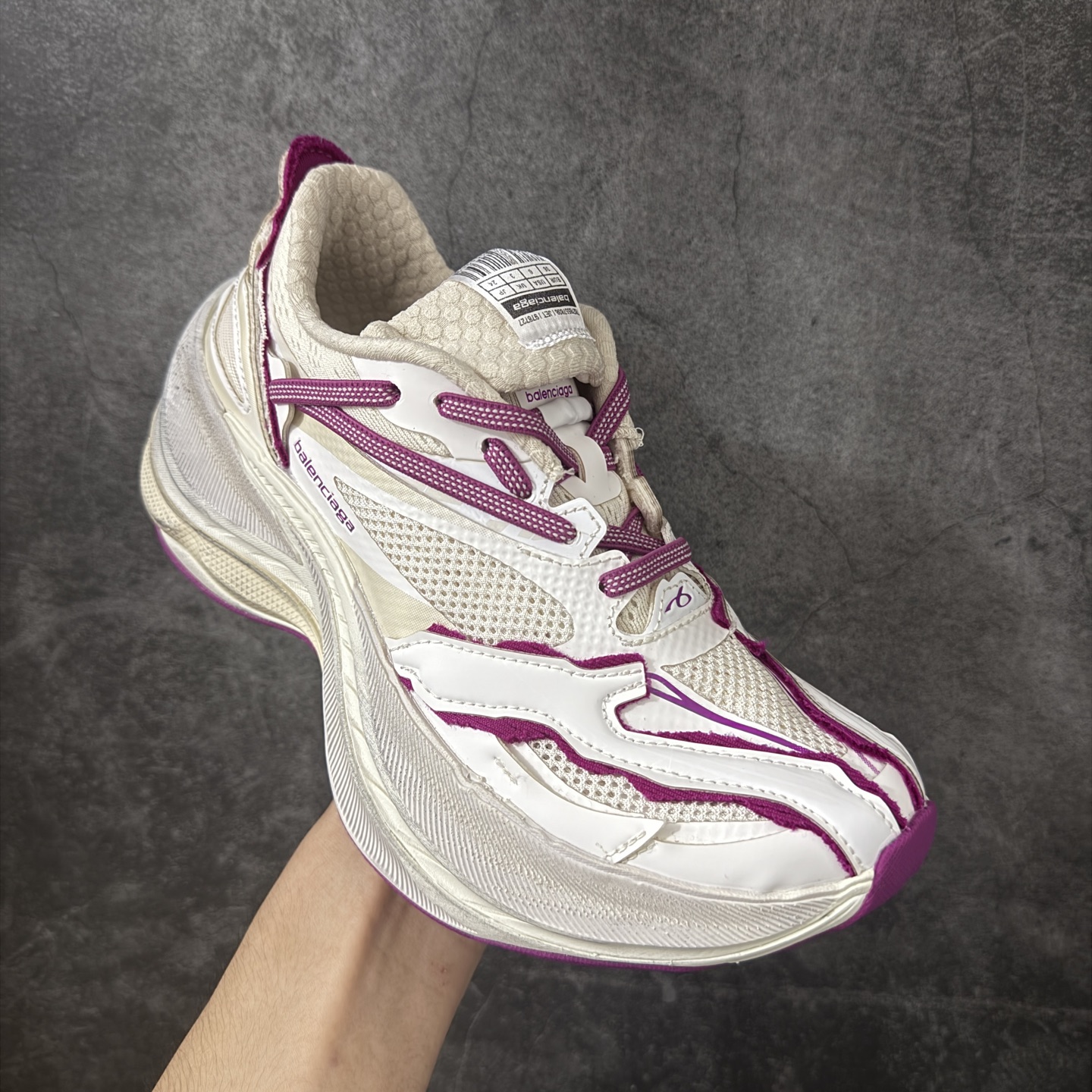 图片[3]-【VG纯原】Balenciaga巴黎世家26代 Jet 压纹印花 圆头厚底4.25cm 低帮 老爹鞋 白酒红 市场老牌巴黎世家大厂出品 品质价格无需多言 原鞋原材料打造 一比一细节还原 此款相对之前款式轻质很多 超厚鞋底增高4-5cm 高街风格-选品中心
