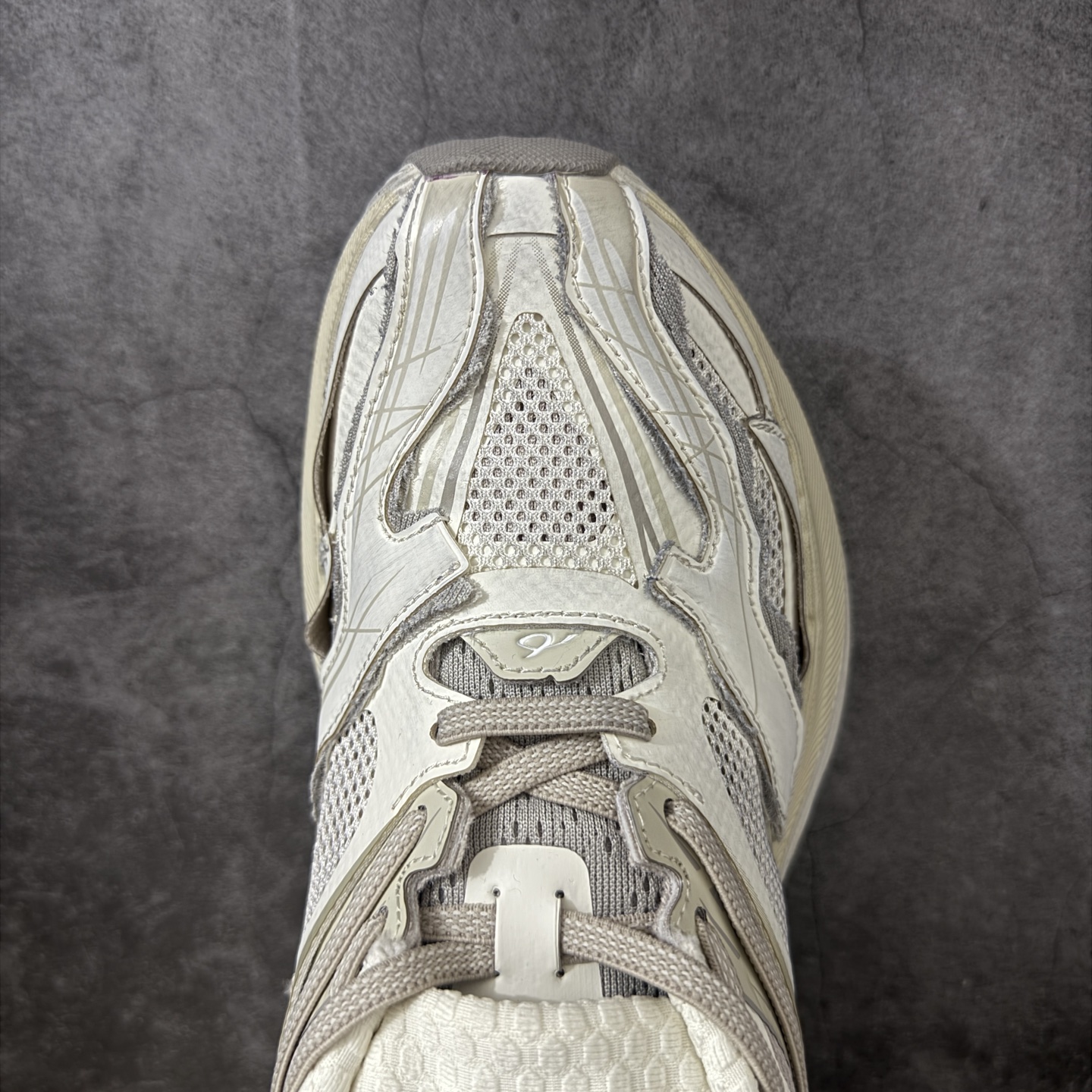 图片[5]-【OK纯原】Balenciaga巴黎世家26代 Jet 压纹印花 圆头厚底4.25cm 低帮 老爹鞋 男女款 米白色 市场老牌巴黎世家大厂出品 品质价格无需多言 原鞋原材料打造 一比一细节还原 此款相对之前款式轻质很多 超厚鞋底增高4-5cm 高街风格 尺码：35-46-选品中心