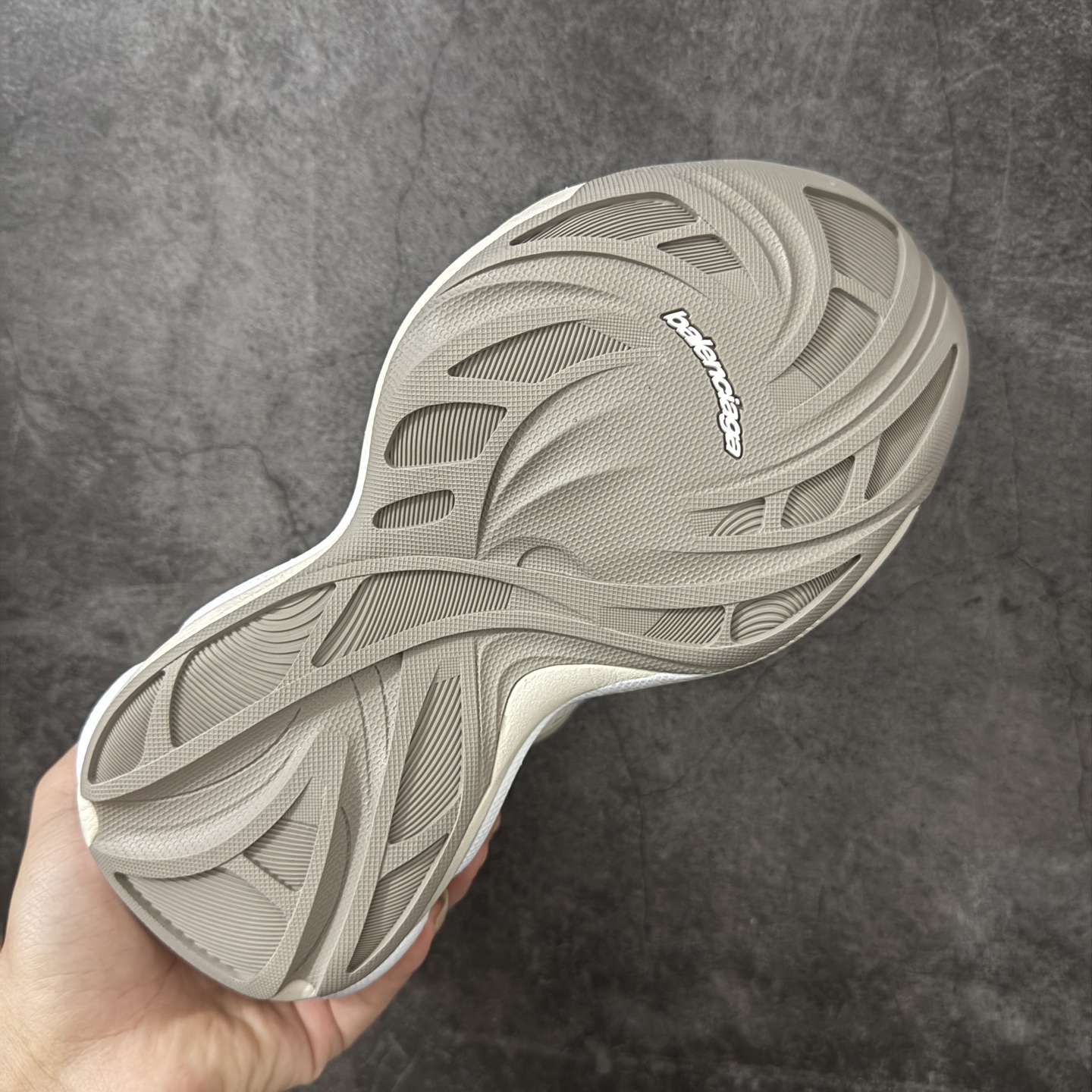 图片[9]-【OK纯原】Balenciaga巴黎世家26代 Jet 压纹印花 圆头厚底4.25cm 低帮 老爹鞋 男女款 米白色 市场老牌巴黎世家大厂出品 品质价格无需多言 原鞋原材料打造 一比一细节还原 此款相对之前款式轻质很多 超厚鞋底增高4-5cm 高街风格 尺码：35-46-选品中心