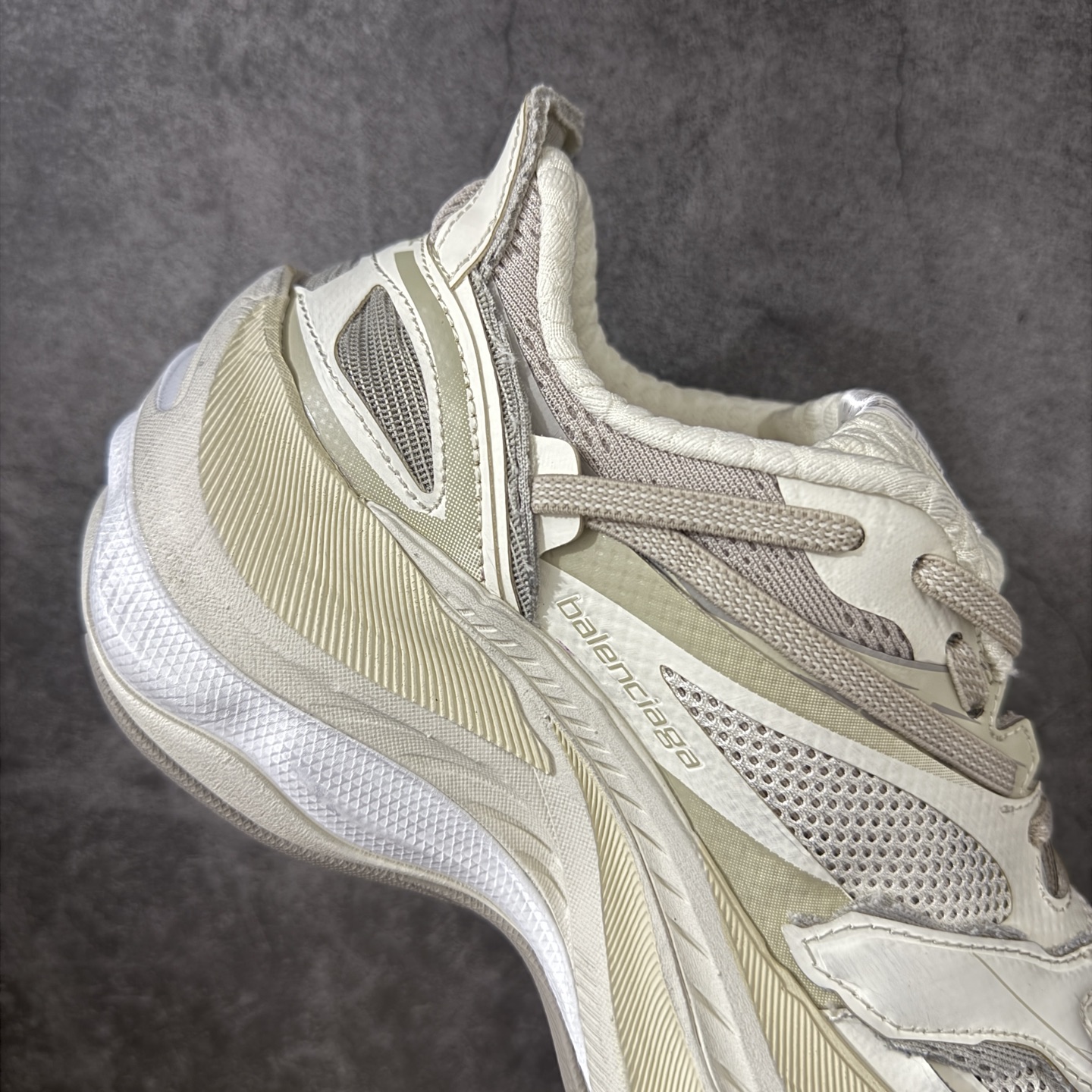 图片[7]-【OK纯原】Balenciaga巴黎世家26代 Jet 压纹印花 圆头厚底4.25cm 低帮 老爹鞋 男女款 米白色 市场老牌巴黎世家大厂出品 品质价格无需多言 原鞋原材料打造 一比一细节还原 此款相对之前款式轻质很多 超厚鞋底增高4-5cm 高街风格 尺码：35-46-选品中心