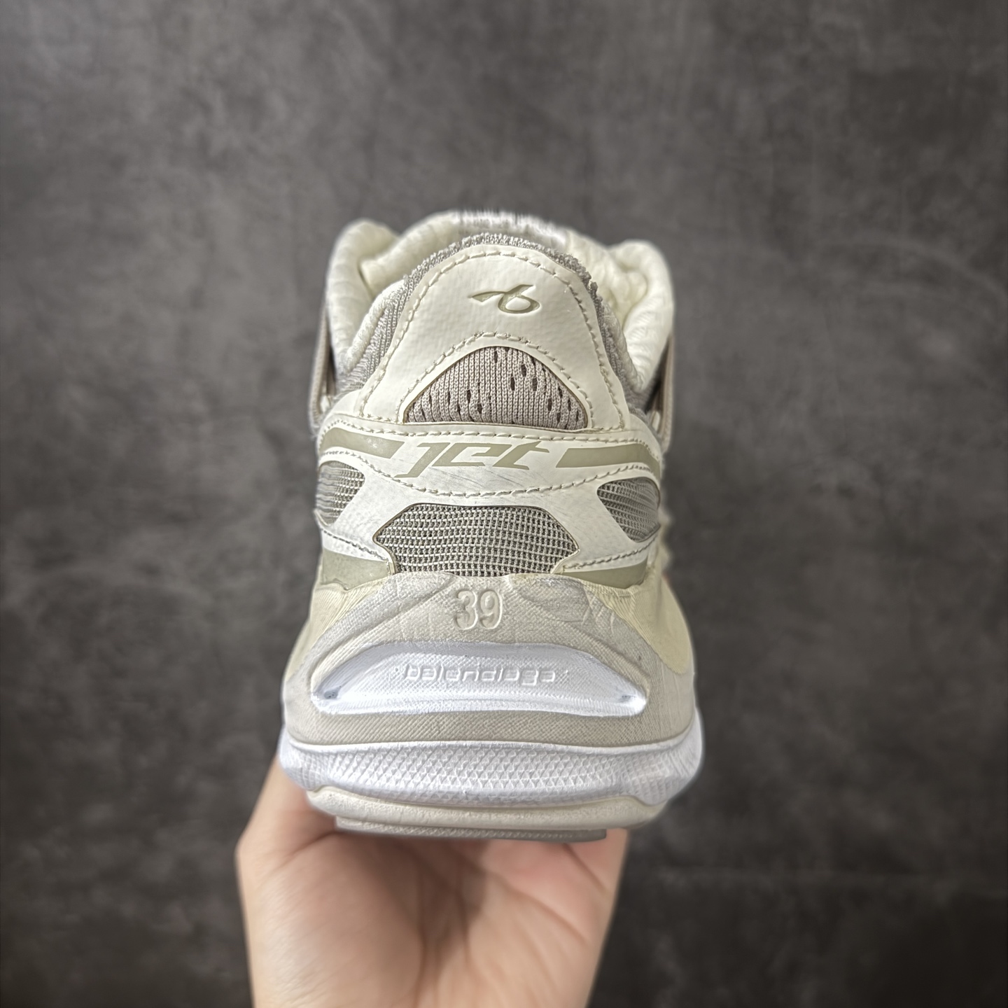 图片[4]-【OK纯原】Balenciaga巴黎世家26代 Jet 压纹印花 圆头厚底4.25cm 低帮 老爹鞋 男女款 米白色 市场老牌巴黎世家大厂出品 品质价格无需多言 原鞋原材料打造 一比一细节还原 此款相对之前款式轻质很多 超厚鞋底增高4-5cm 高街风格 尺码：35-46-选品中心