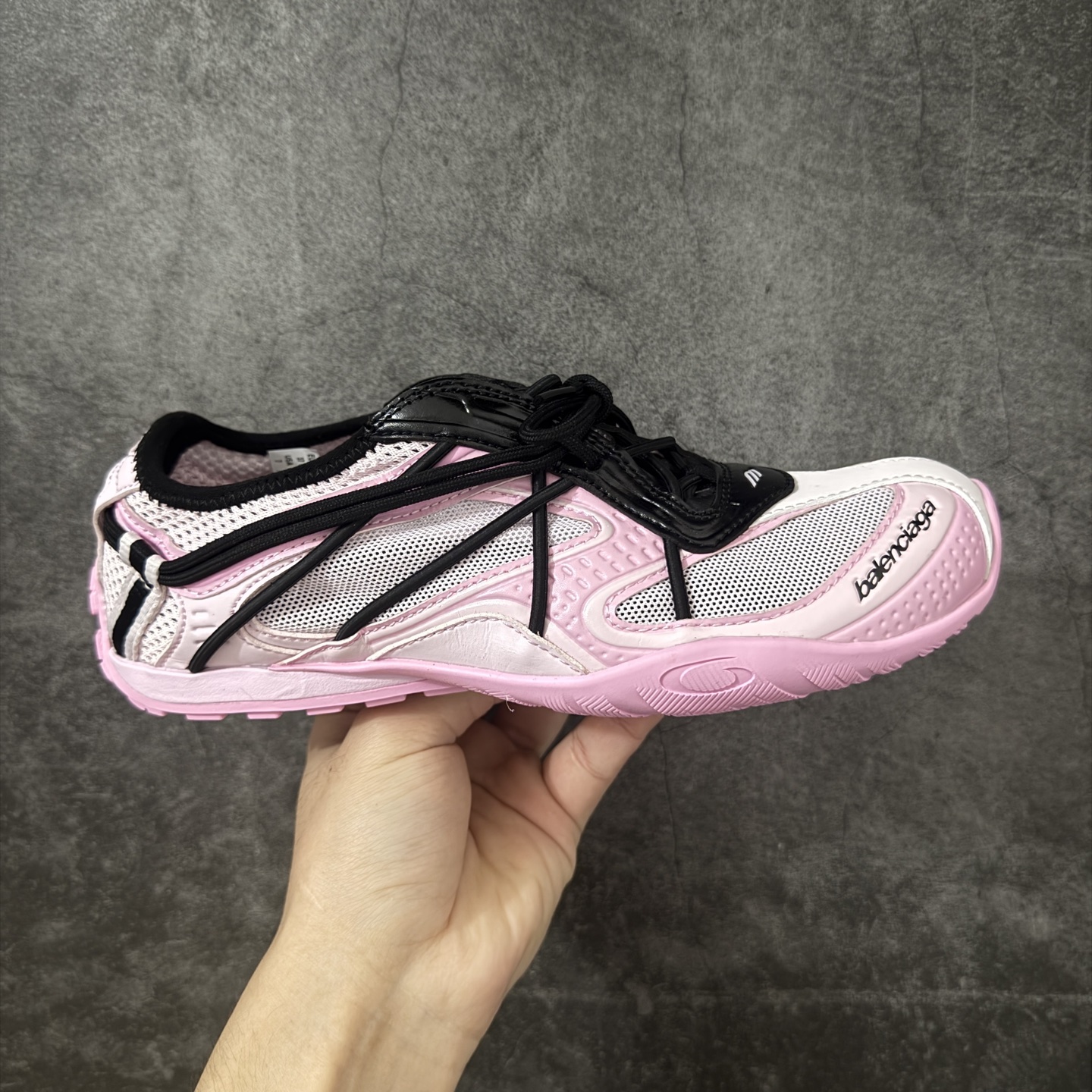 【XA版本】Balenciaga巴黎世家 Radar 圆头系带 做旧效果 低帮 生活休闲鞋 巴黎世家25代 轻薄款经典出货 这个非常适合春夏季 很薄很轻 摆脱了巴黎世家往昔那种笨重的观念 尺码：35-40-选品中心