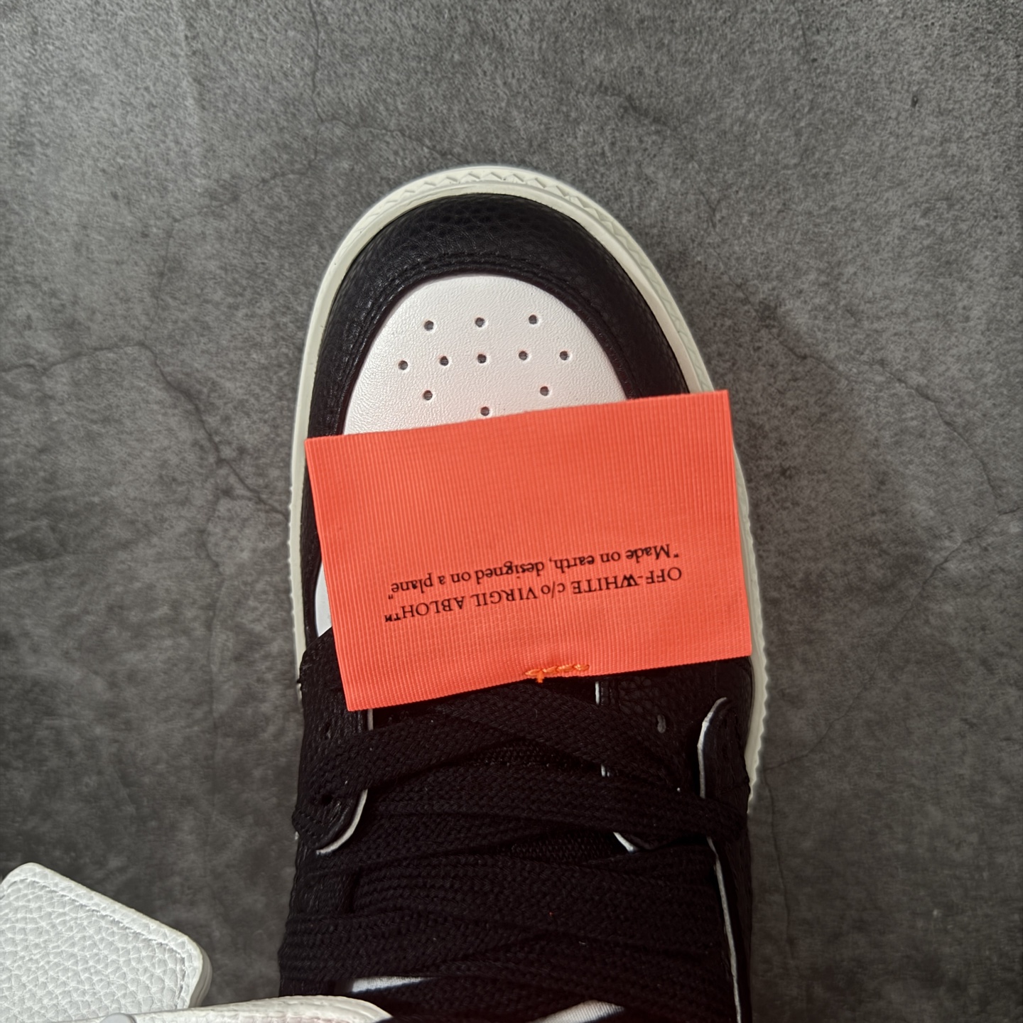 图片[5]-【纯原版】OFF-WHITE 3.0 Off Court 小牛皮 圆头系带 低帮休闲休闲鞋 标签的独特风格上脚就是焦点 外观很有设计感，个性独特，辨识度拉满 尺码：36 37 38 39 40 41 42 43 44 45 46 47-选品中心