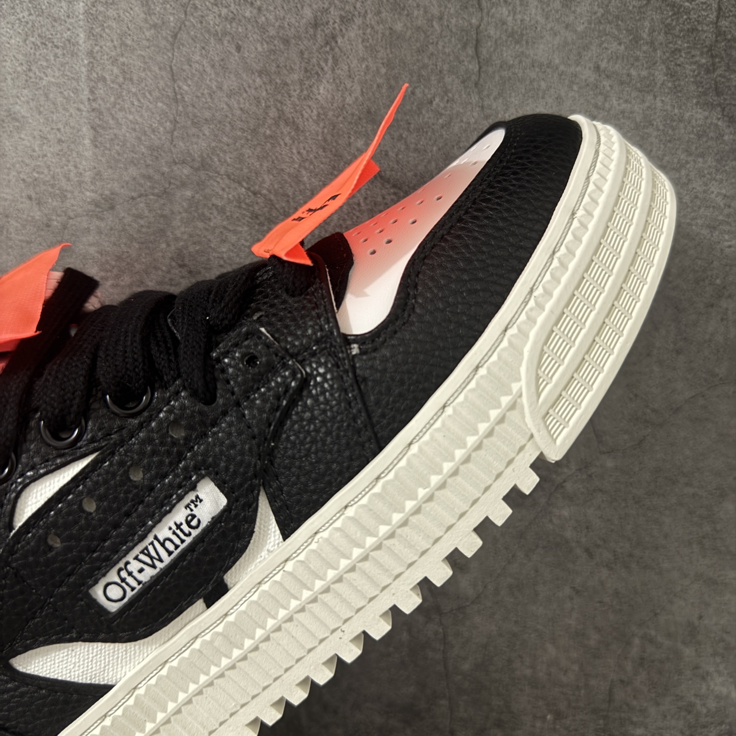 图片[6]-【纯原版】OFF-WHITE 3.0 Off Court 小牛皮 圆头系带 低帮休闲休闲鞋 标签的独特风格上脚就是焦点 外观很有设计感，个性独特，辨识度拉满 尺码：36 37 38 39 40 41 42 43 44 45 46 47-选品中心