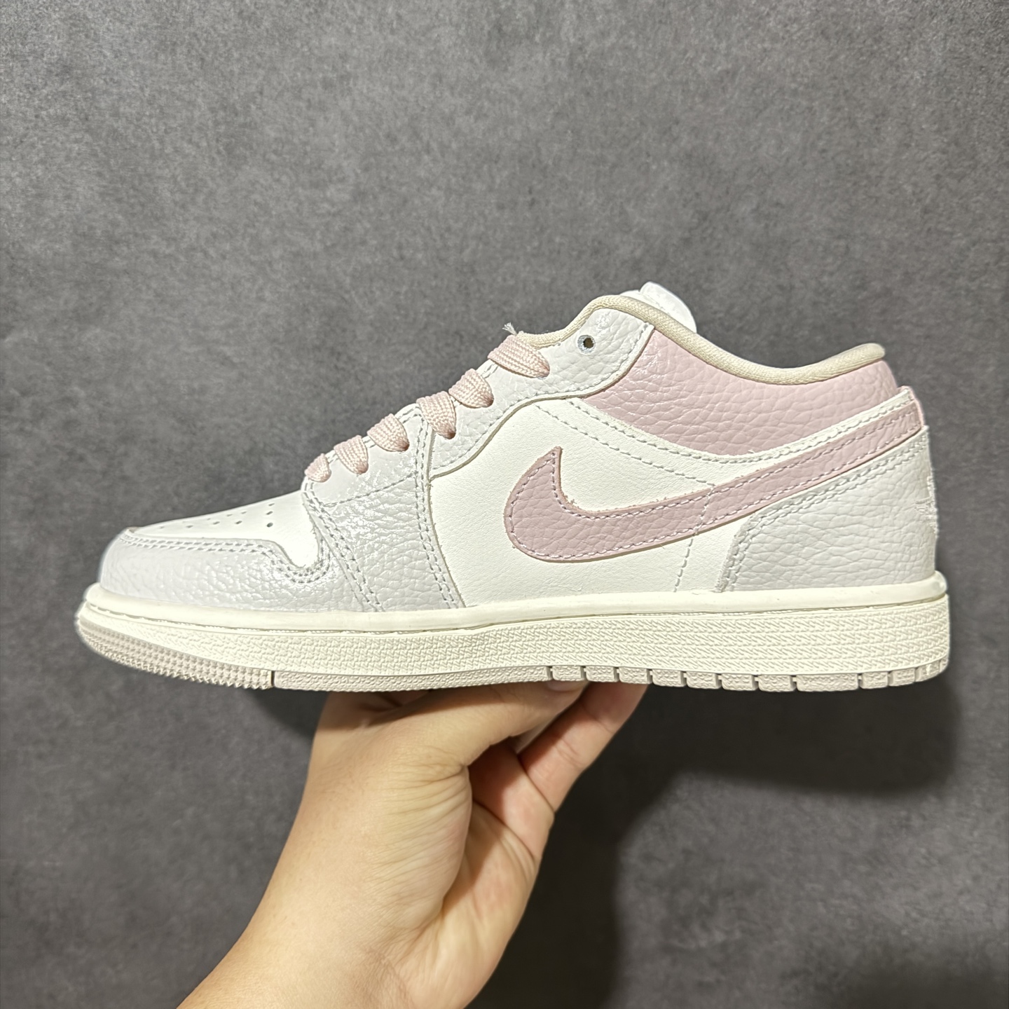 Nike Air Jordan 1 aj1 Low 全新配色 AJ1乔1低帮休闲板鞋 同步官方配色 市场唯一独家头层皮打 Nike Air Jordan 1 aj1 Low 全新配色 AJ1乔1低帮休闲板鞋 同步官方配色 市场唯一独家头层皮打