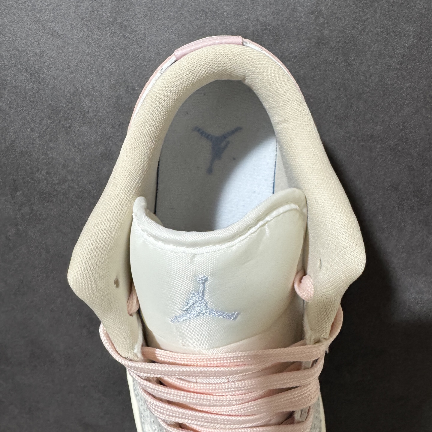 Nike Air Jordan 1 aj1 Low 全新配色 AJ1乔1低帮休闲板鞋 同步官方配色 市场唯一独家头层皮打 Nike Air Jordan 1 aj1 Low 全新配色 AJ1乔1低帮休闲板鞋 同步官方配色 市场唯一独家头层皮打
