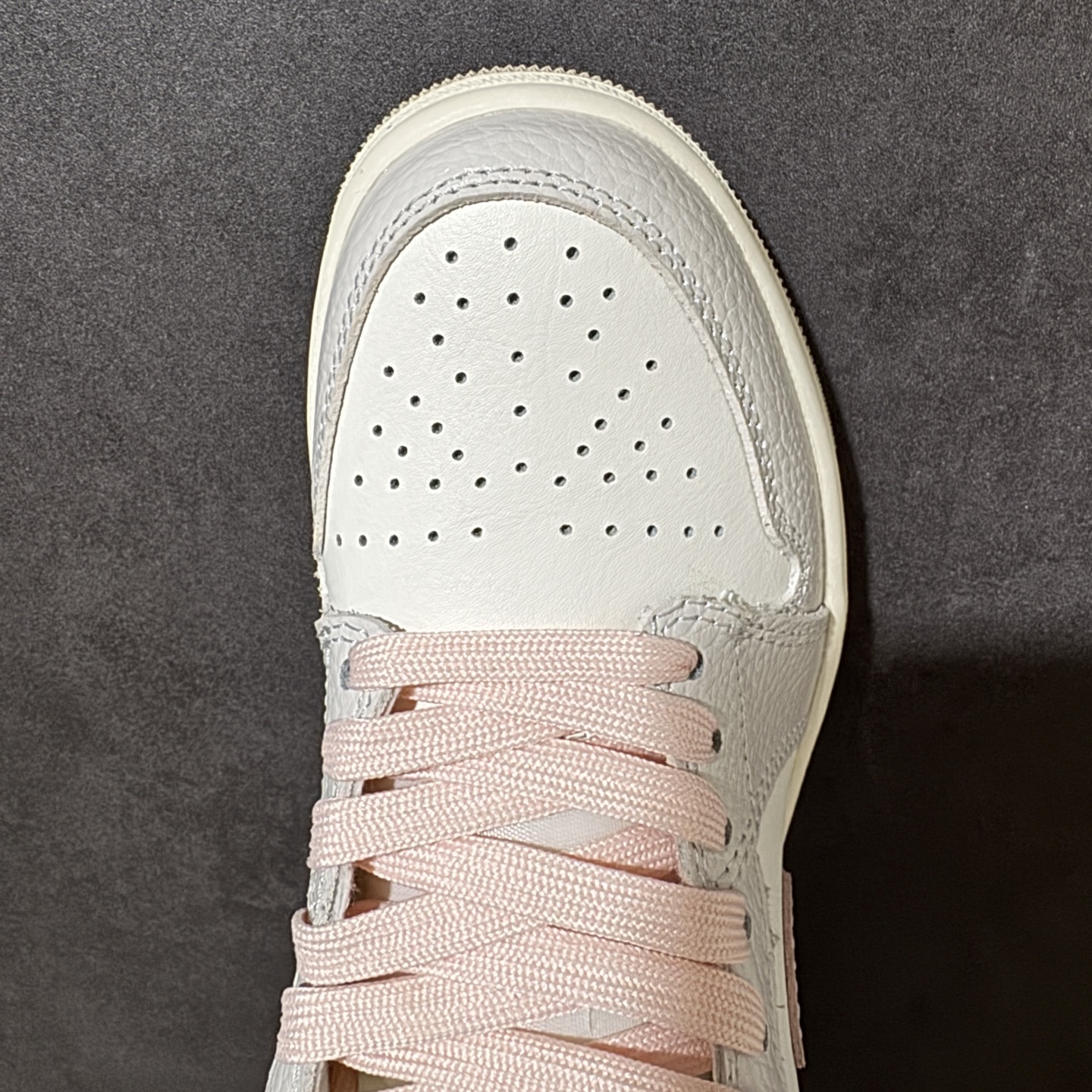 Nike Air Jordan 1 aj1 Low 全新配色 AJ1乔1低帮休闲板鞋 同步官方配色 市场唯一独家头层皮打 Nike Air Jordan 1 aj1 Low 全新配色 AJ1乔1低帮休闲板鞋 同步官方配色 市场唯一独家头层皮打
