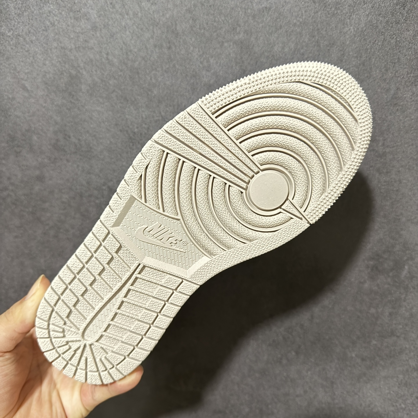 Nike Air Jordan 1 aj1 Low 全新配色 AJ1乔1低帮休闲板鞋 同步官方配色 市场唯一独家头层皮打 Nike Air Jordan 1 aj1 Low 全新配色 AJ1乔1低帮休闲板鞋 同步官方配色 市场唯一独家头层皮打