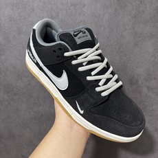 Nike SB Dunk Low SB低帮休闲板鞋 货号: HF3063-001 尺码:40 40.5 41 42 42 Nike SB Dunk Low SB低帮休闲板鞋 货号: HF3063-001 尺码:40 40.5 41 42 42