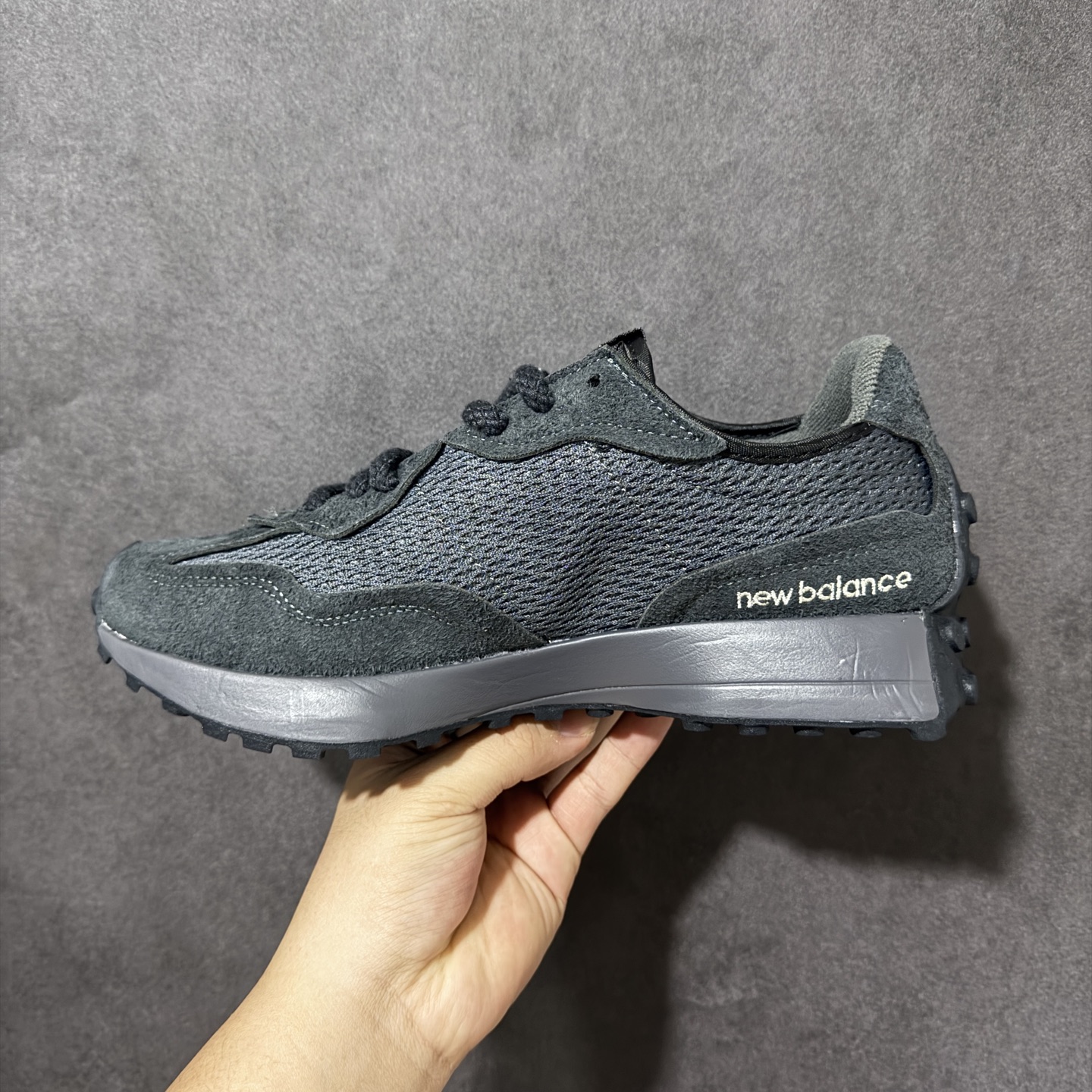 New Balance NB327系列复古休闲运动慢跑鞋 “炭黑米白麻布”U327WVE 原厂细翻毛 原数据档案结合二次