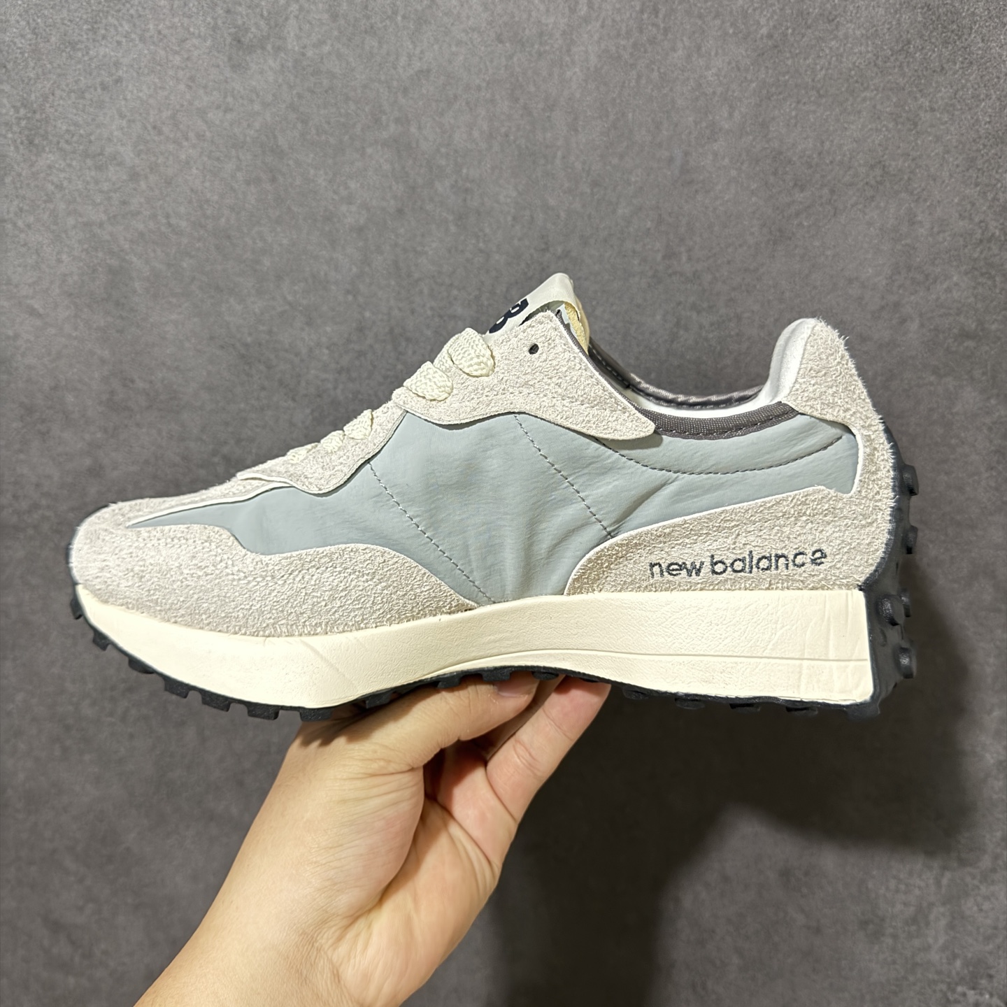 New Balance NB327系列复古休闲运动慢跑鞋 “炭黑米白麻布”U327WVE 原厂细翻毛 原数据档案结合二次