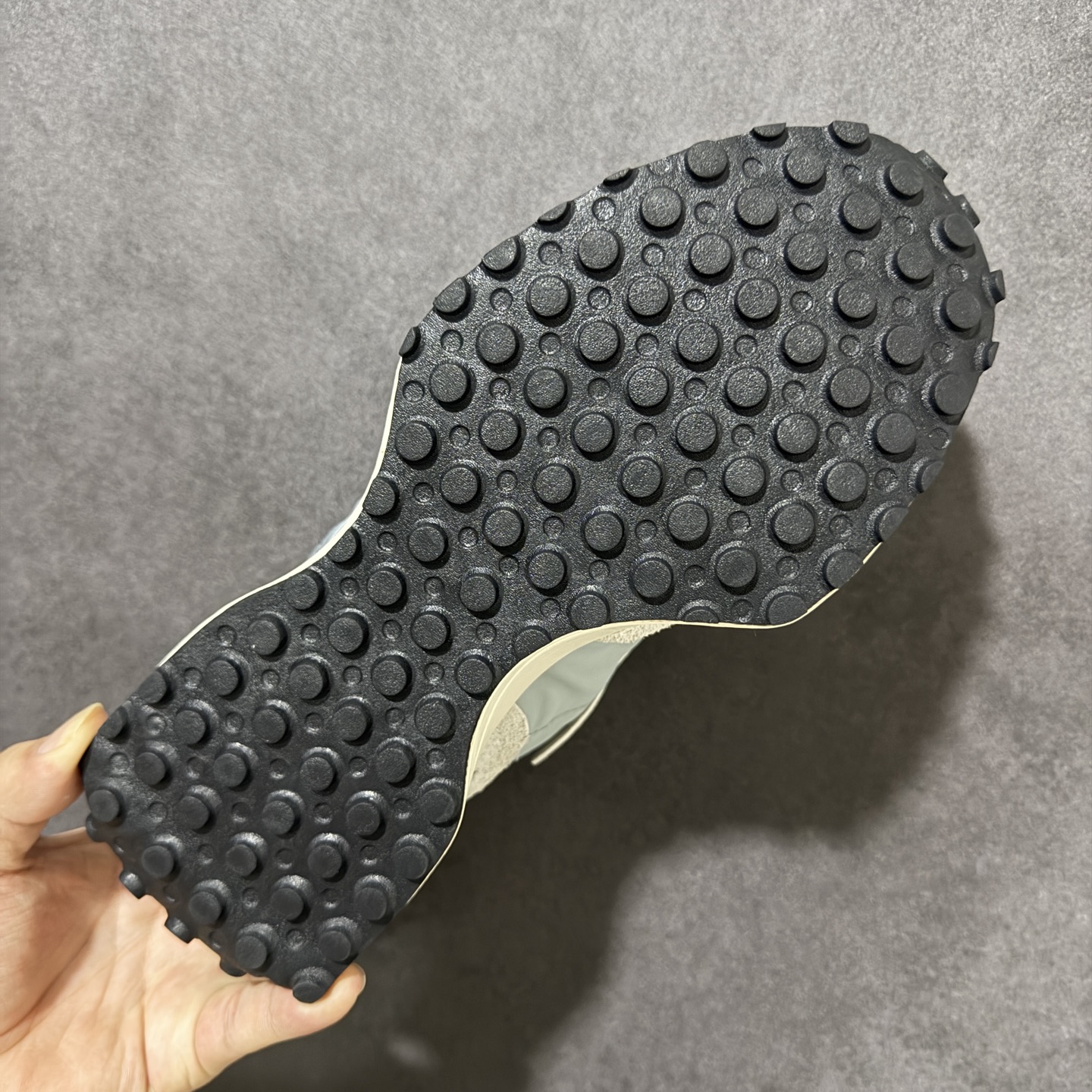 New Balance NB327系列复古休闲运动慢跑鞋 “炭黑米白麻布”U327WVE 原厂细翻毛 原数据档案结合二次