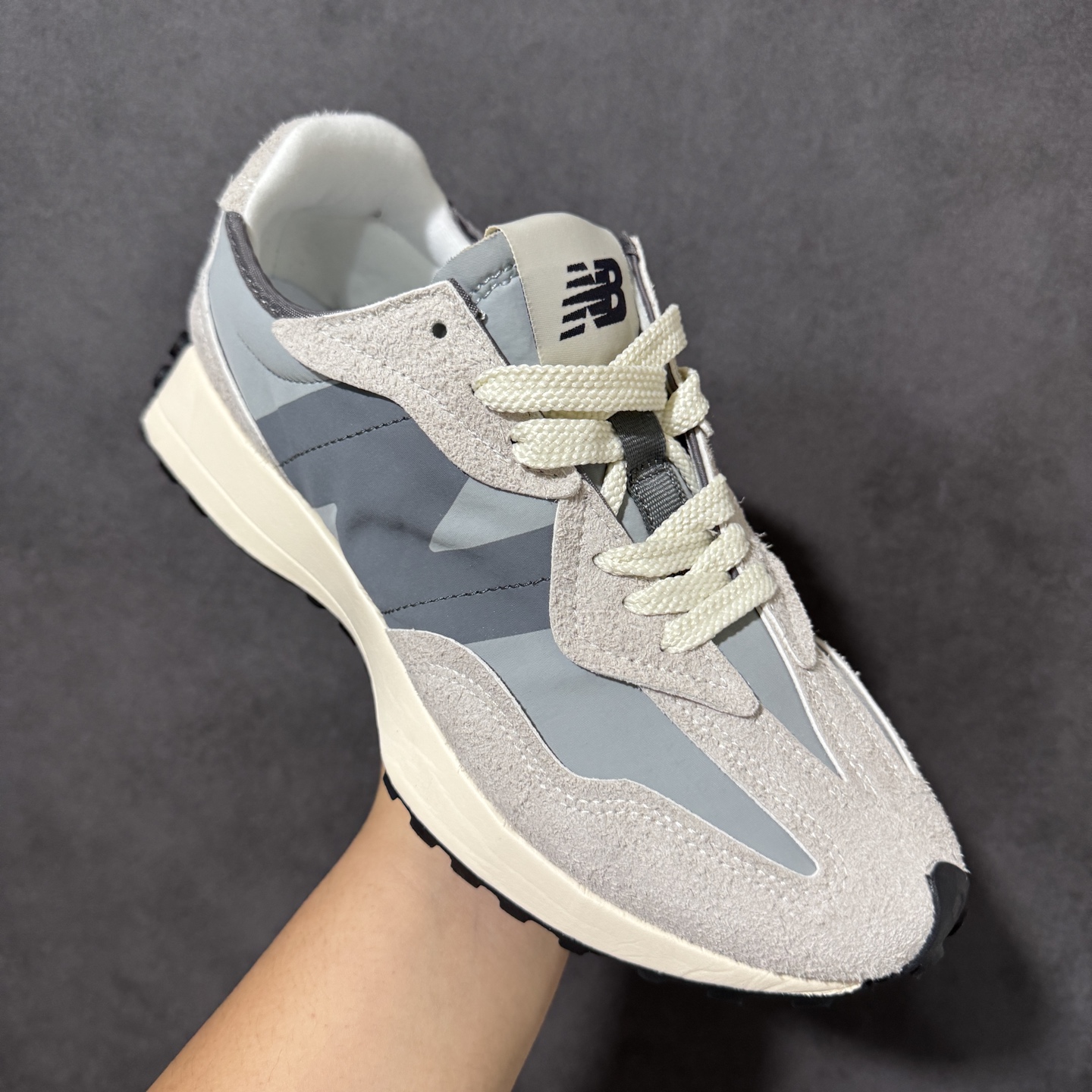 New Balance NB327系列复古休闲运动慢跑鞋 “炭黑米白麻布”U327WVE 原厂细翻毛 原数据档案结合二次