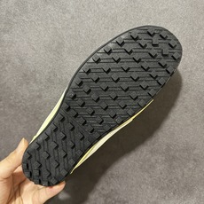 Nike Moon Shoe OG Summit 耐克 柔软舒适防滑耐磨 低帮休闲板鞋 黄白生胶 货号:IW0955-7 Nike Moon Shoe OG Summit 耐克 柔软舒适防滑耐磨 低帮休闲板鞋 黄白生胶 货号:IW0955-7