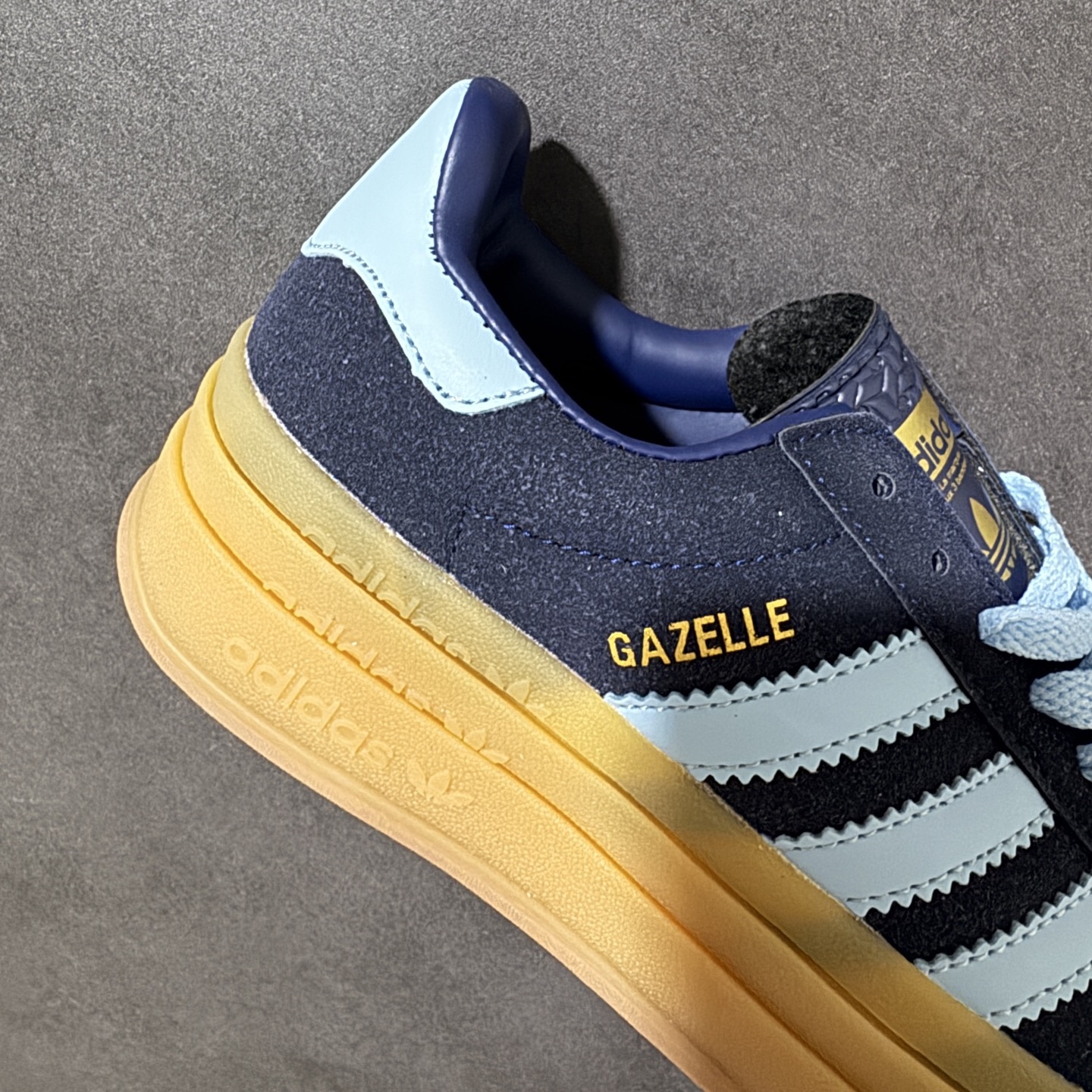 Adidas Originals Gazelle Bold 三叶草厚底休闲防滑耐磨低帮板鞋 #原厂原数据版型 原厂皮料切 Adidas Originals Gazelle Bold 三叶草厚底休闲防滑耐磨低帮板鞋 #原厂原数据版型 原厂皮料切