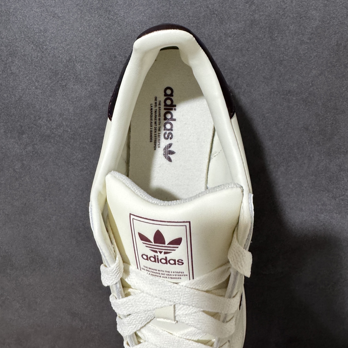 Adidas Original Superstar 2 阿迪达斯 低帮 米白红 贝壳头2代防滑耐磨轻便低邦板鞋 鞋身整体 Adidas Original Superstar 2 阿迪达斯 低帮 米白红 贝壳头2代防滑耐磨轻便低邦板鞋 鞋身整体