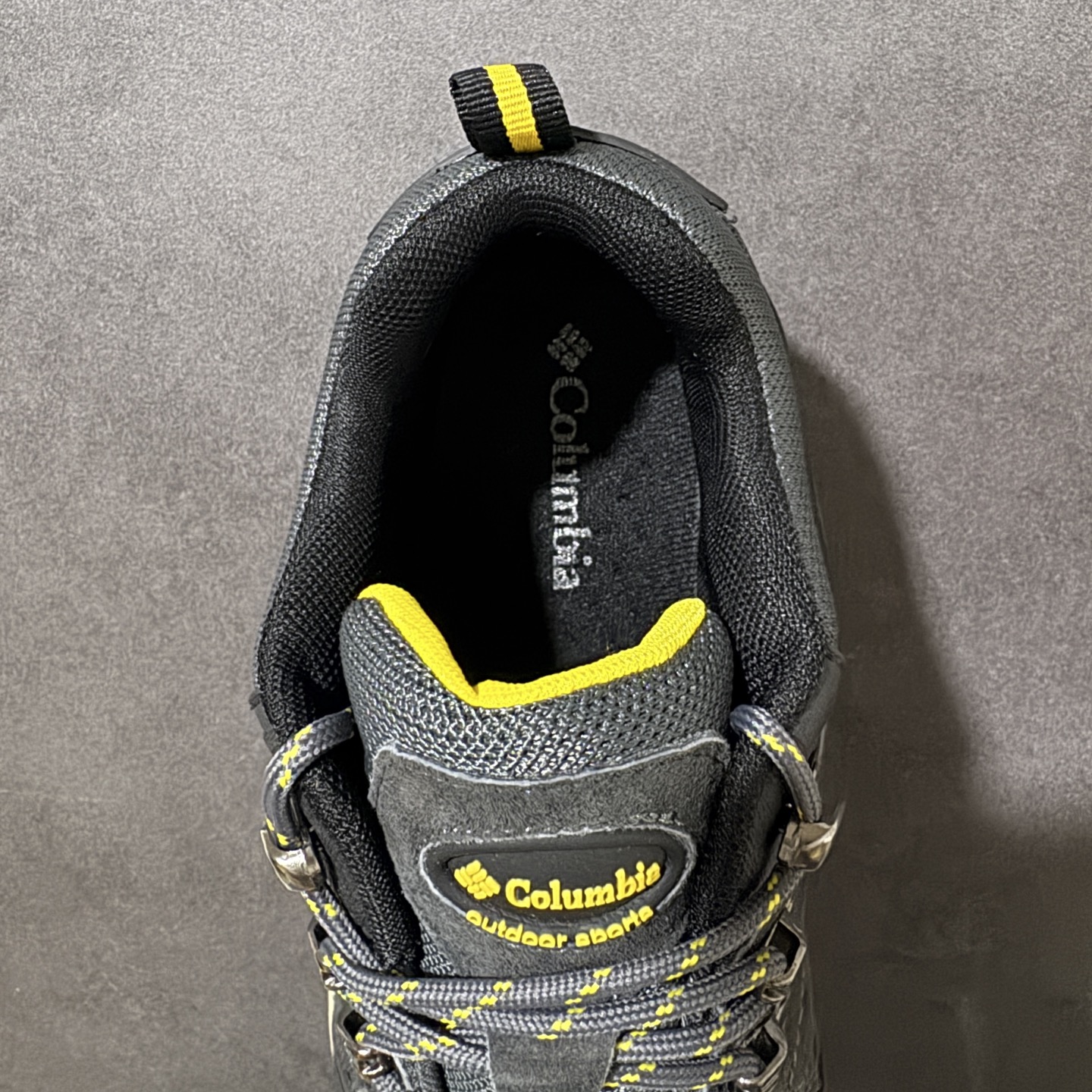 Columbia哥伦比亚男鞋登山鞋休闲鞋户外越野徒步鞋。Columbia成立于1938年,源自美国俄勒冈州波特兰市,是有 Columbia哥伦比亚男鞋登山鞋休闲鞋户外越野徒步鞋。Columbia成立于1938年,源自美国俄勒冈州波特兰市,是有
