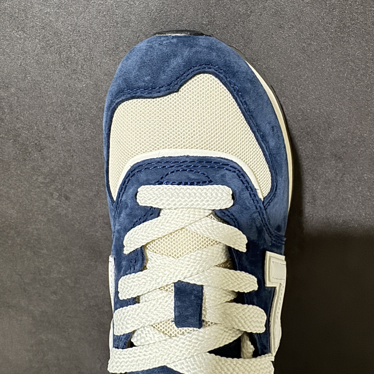 New Balance U574 新百伦低帮复古休闲运动慢跑鞋 采用猪巴革组合网织物鞋面材质全新4层组合独立私模大底 货