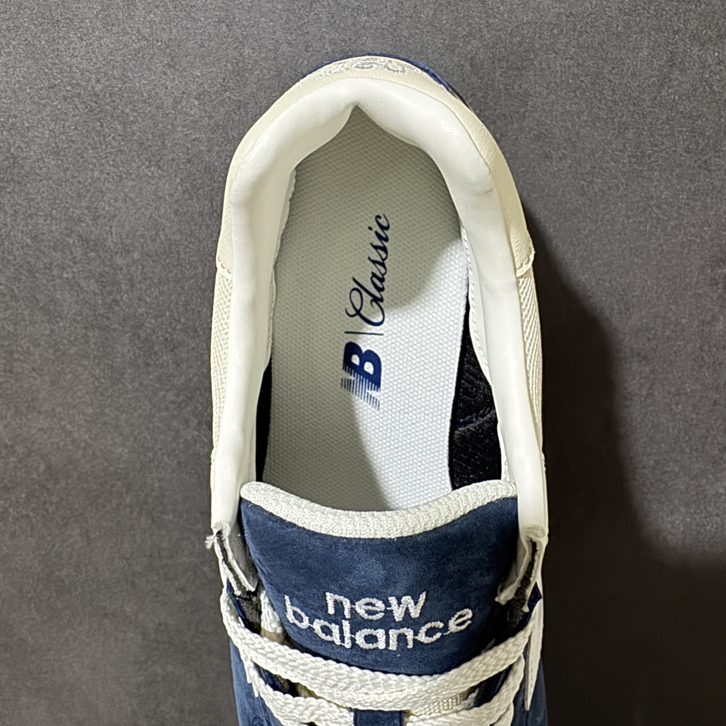 New Balance U574 新百伦低帮复古休闲运动慢跑鞋 采用猪巴革组合网织物鞋面材质全新4层组合独立私模大底 货