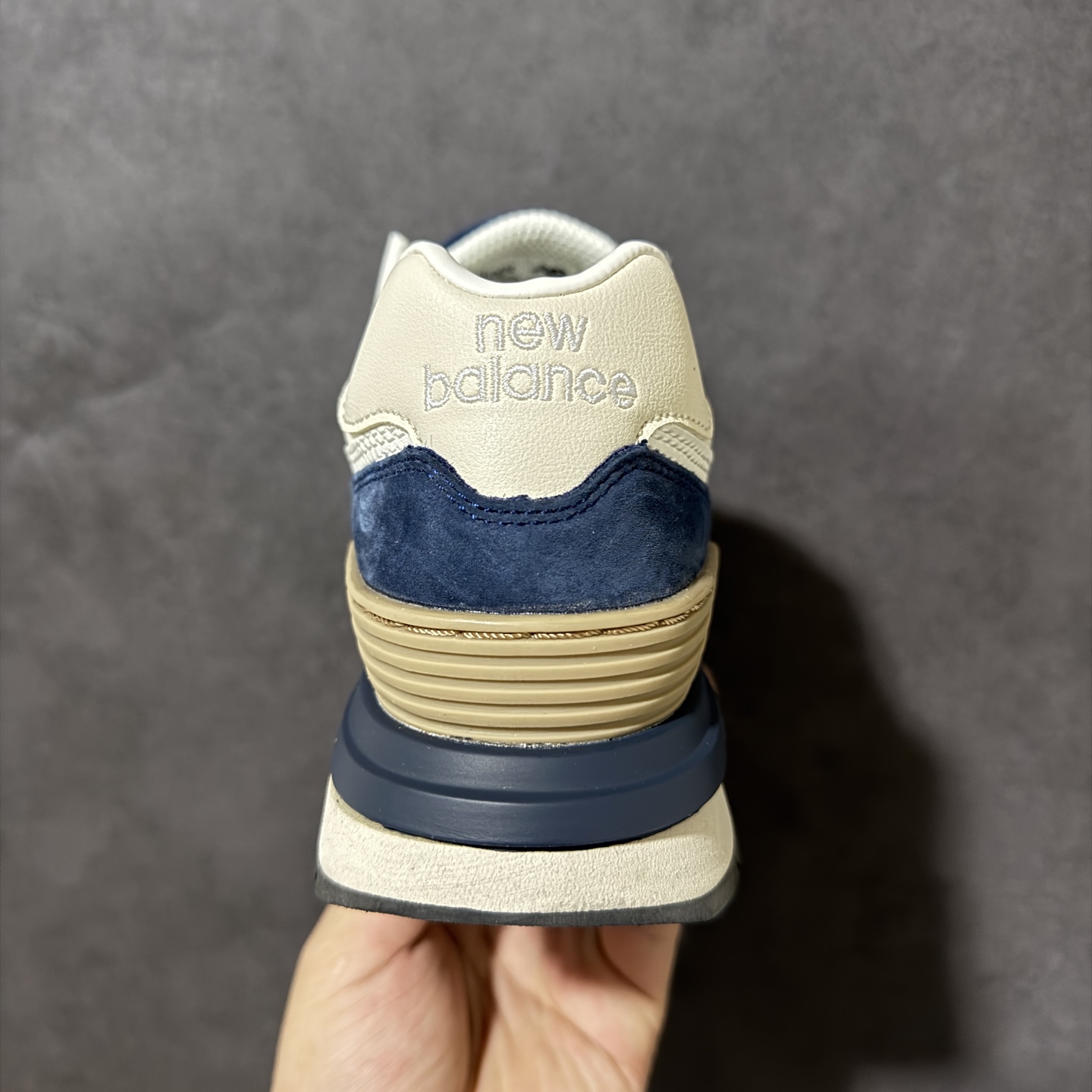 New Balance U574 新百伦低帮复古休闲运动慢跑鞋 采用猪巴革组合网织物鞋面材质全新4层组合独立私模大底 货