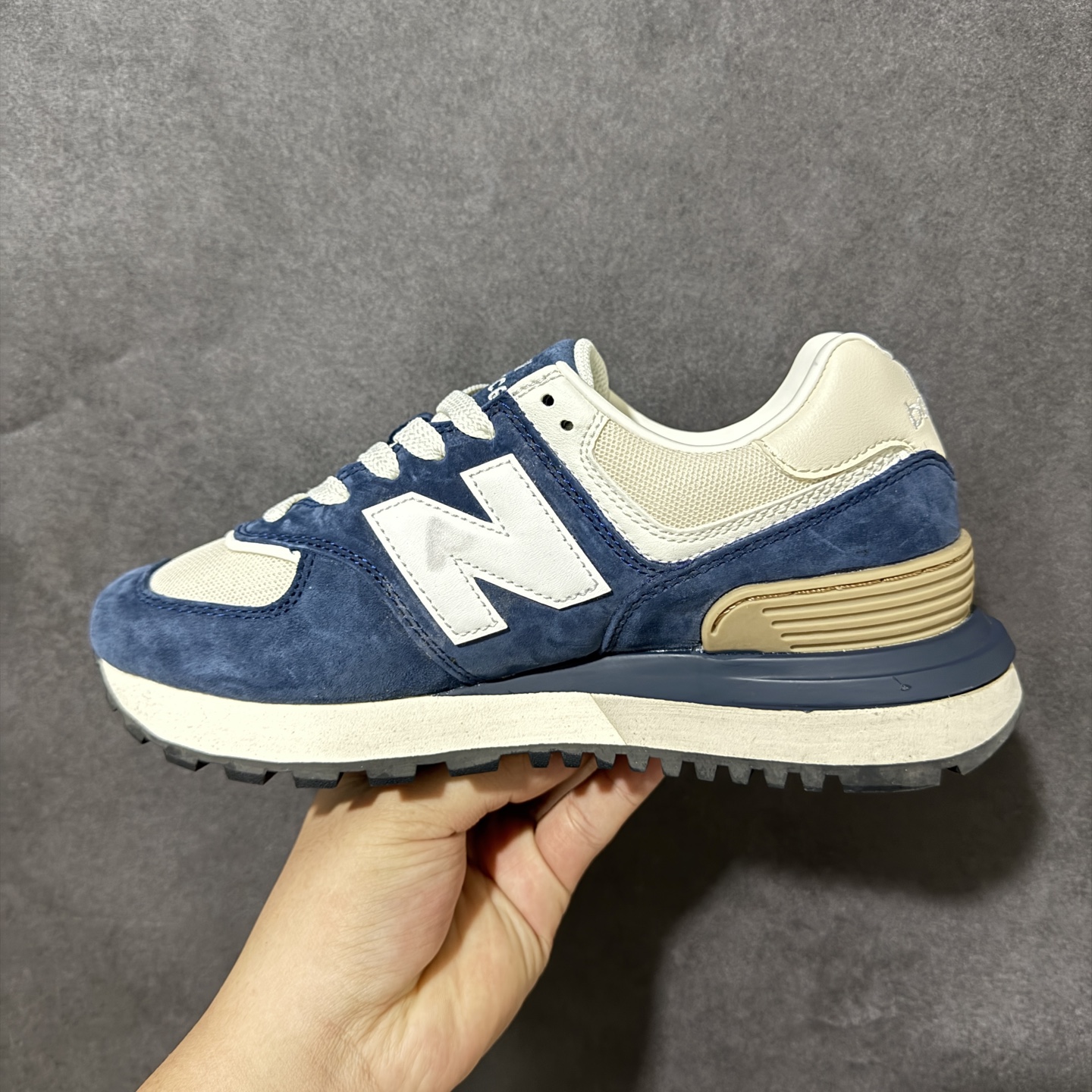 New Balance U574 新百伦低帮复古休闲运动慢跑鞋 采用猪巴革组合网织物鞋面材质全新4层组合独立私模大底 货 New Balance U574 新百伦低帮复古休闲运动慢跑鞋 采用猪巴革组合网织物鞋面材质全新4层组合独立私模大底 货