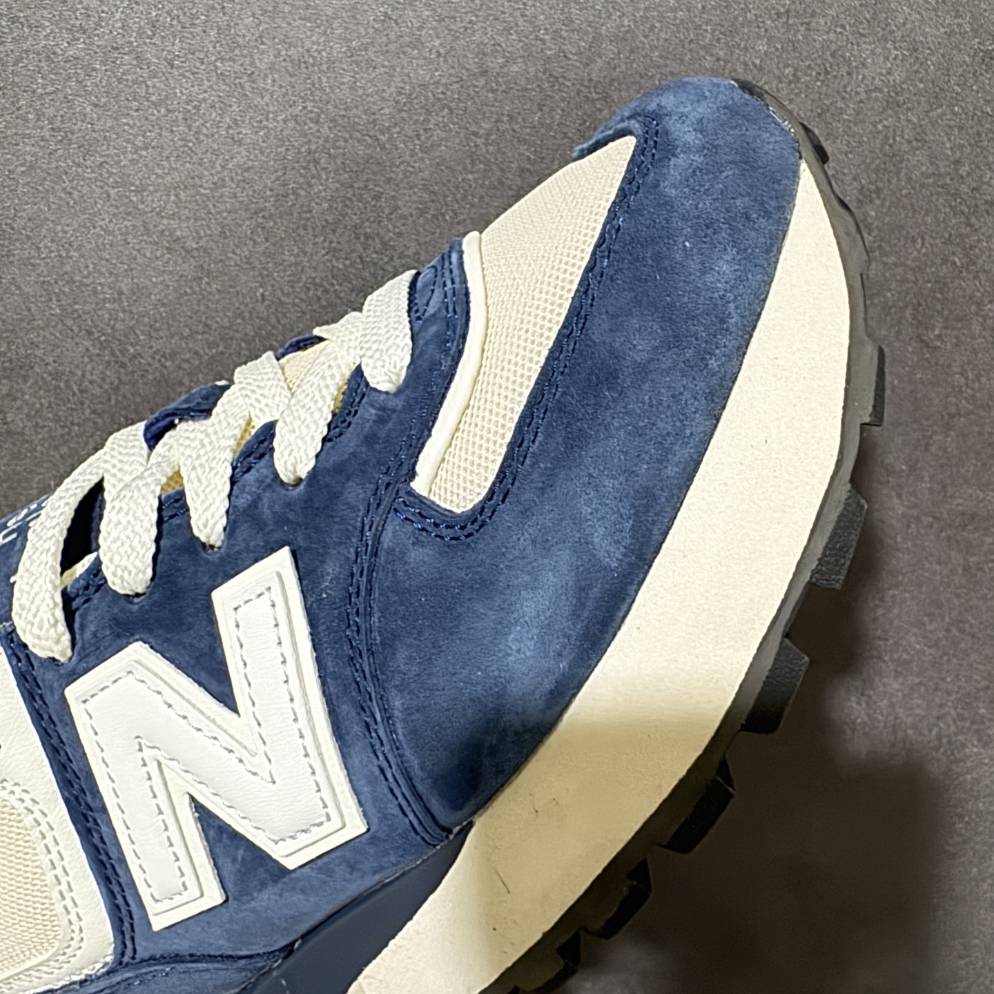 New Balance U574 新百伦低帮复古休闲运动慢跑鞋 采用猪巴革组合网织物鞋面材质全新4层组合独立私模大底 货