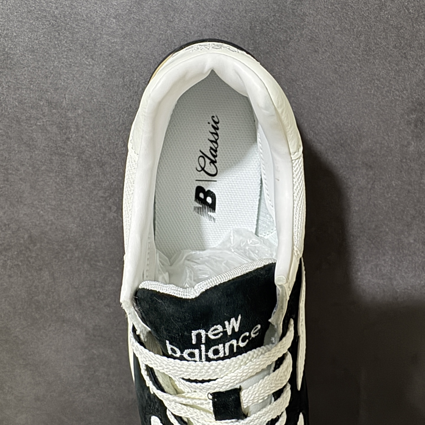 New Balance U574 新百伦低帮复古休闲运动慢跑鞋 采用猪巴革组合网织物鞋面材质全新4层组合独立私模大底 尺