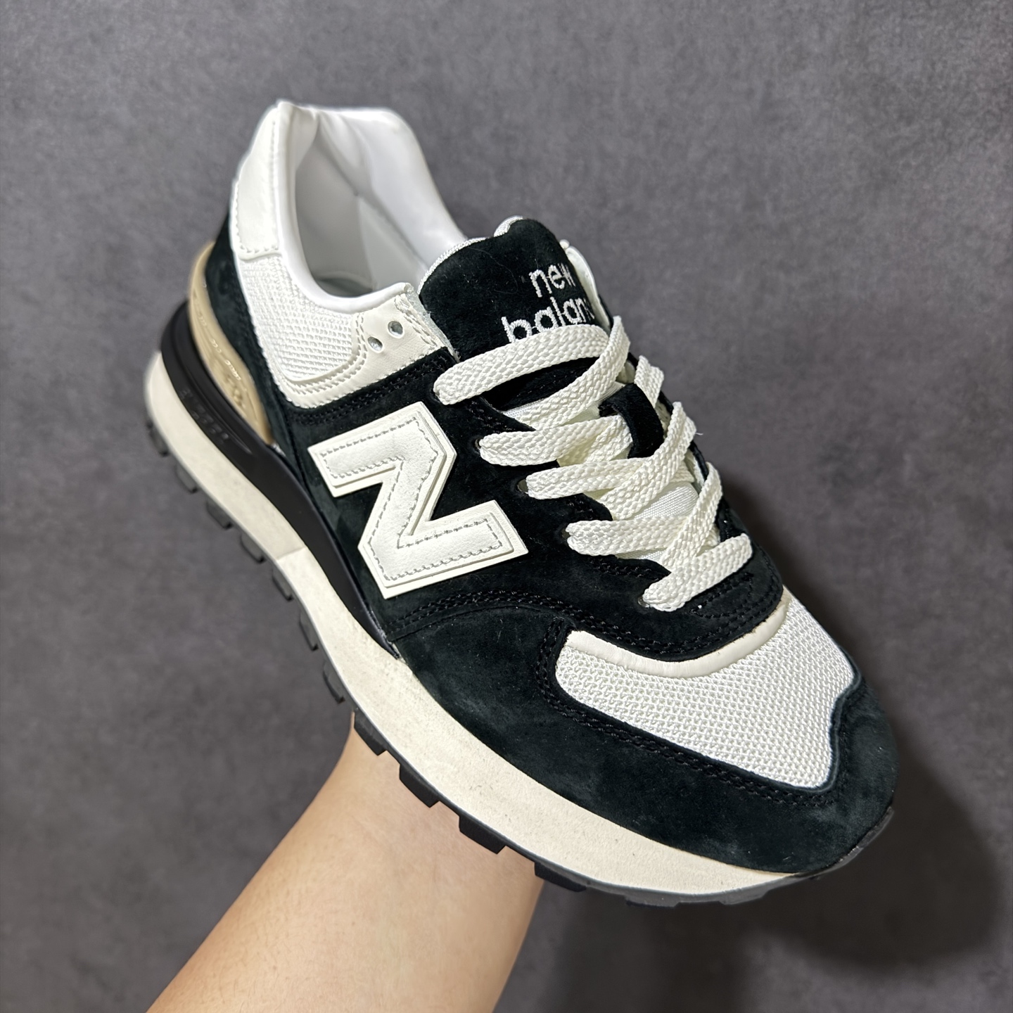 New Balance U574 新百伦低帮复古休闲运动慢跑鞋 采用猪巴革组合网织物鞋面材质全新4层组合独立私模大底 尺