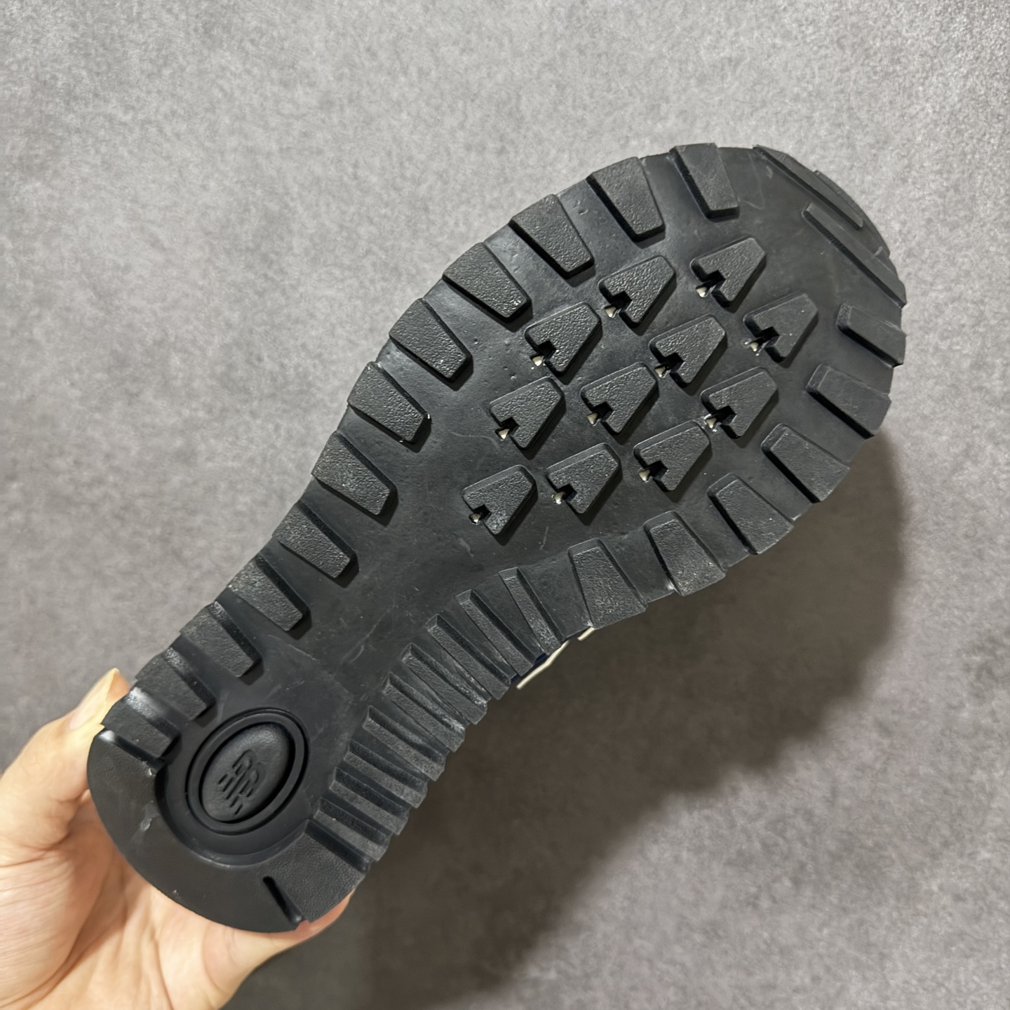 New Balance U574 新百伦低帮复古休闲运动慢跑鞋 采用猪巴革组合网织物鞋面材质全新4层组合独立私模大底 尺