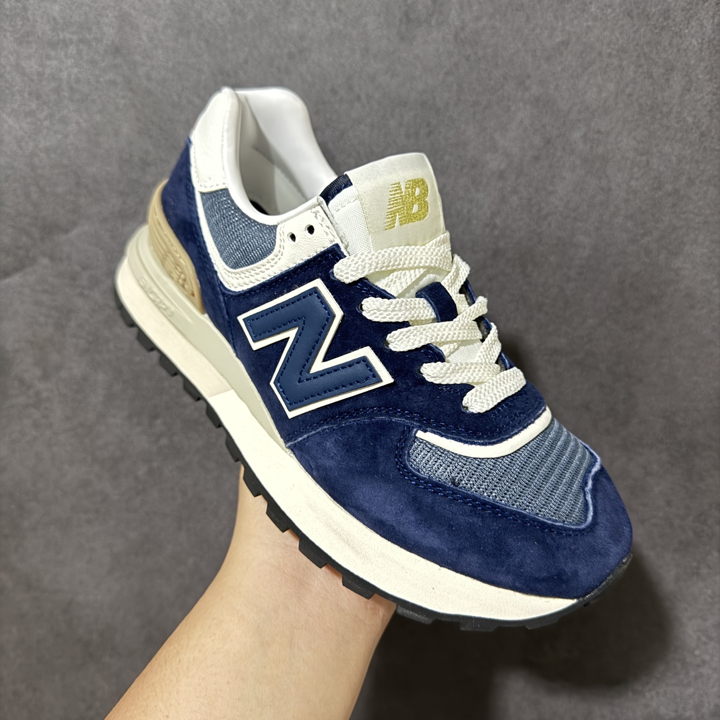 New Balance U574 新百伦低帮复古休闲运动慢跑鞋 采用猪巴革组合网织物鞋面材质全新4层组合独立私模大底 尺