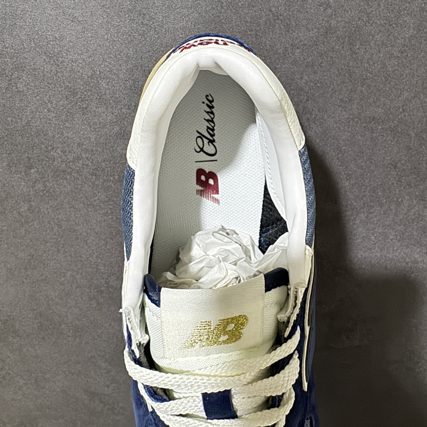 New Balance U574 新百伦低帮复古休闲运动慢跑鞋 采用猪巴革组合网织物鞋面材质全新4层组合独立私模大底 尺