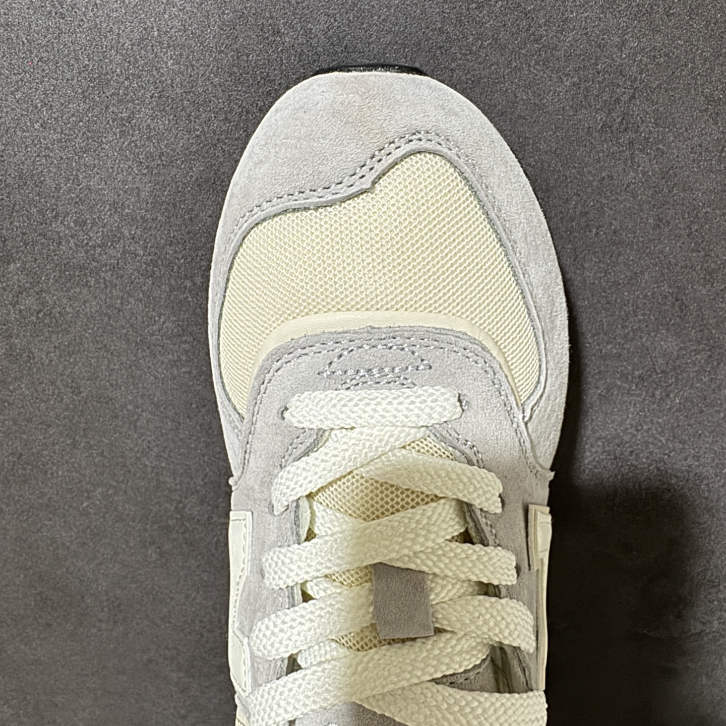 New Balance U574 新百伦低帮复古休闲运动慢跑鞋 采用猪巴革组合网织物鞋面材质全新4层组合独立私模大底 尺