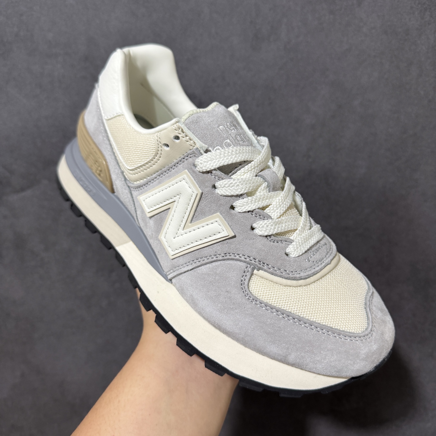New Balance U574 新百伦低帮复古休闲运动慢跑鞋 采用猪巴革组合网织物鞋面材质全新4层组合独立私模大底 尺