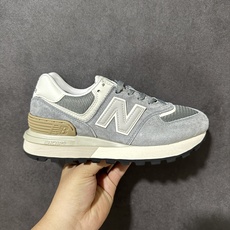 New Balance U574 新百伦低帮复古休闲运动慢跑鞋 采用猪巴革组合网织物鞋面材质全新4层组合独立私模大底 尺 New Balance U574 新百伦低帮复古休闲运动慢跑鞋 采用猪巴革组合网织物鞋面材质全新4层组合独立私模大底 尺