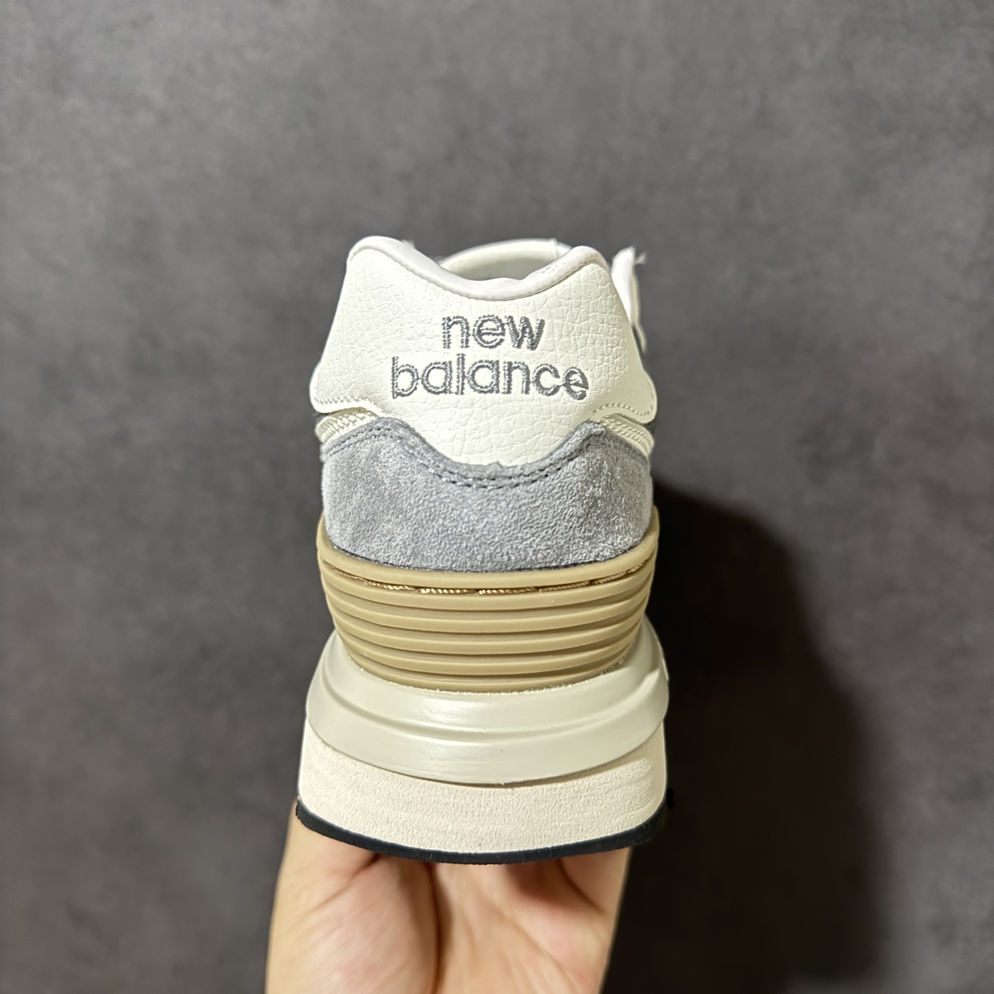 New Balance U574 新百伦低帮复古休闲运动慢跑鞋 采用猪巴革组合网织物鞋面材质全新4层组合独立私模大底 尺