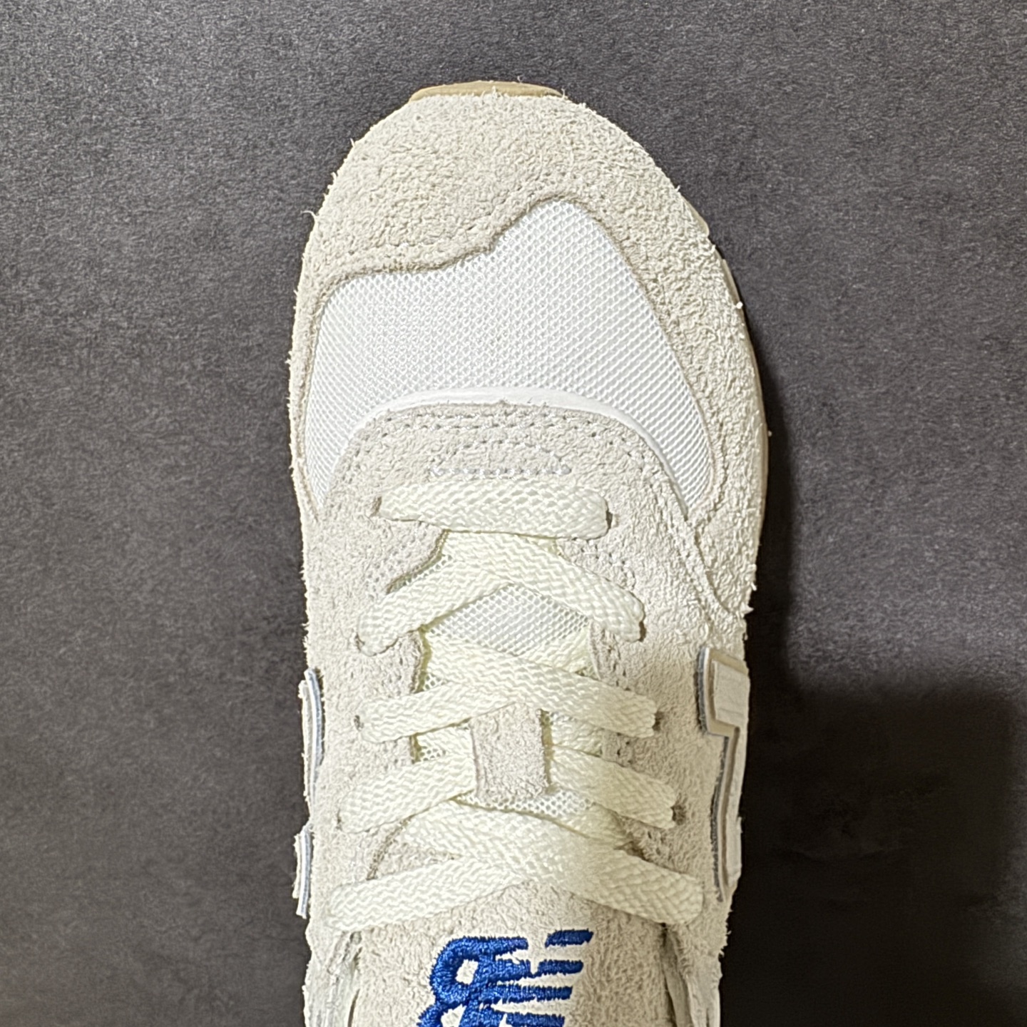 New Balance U574 新百伦低帮复古休闲运动慢跑鞋 采用猪巴革组合网织物鞋面材质全新4层组合独立私模大底 尺