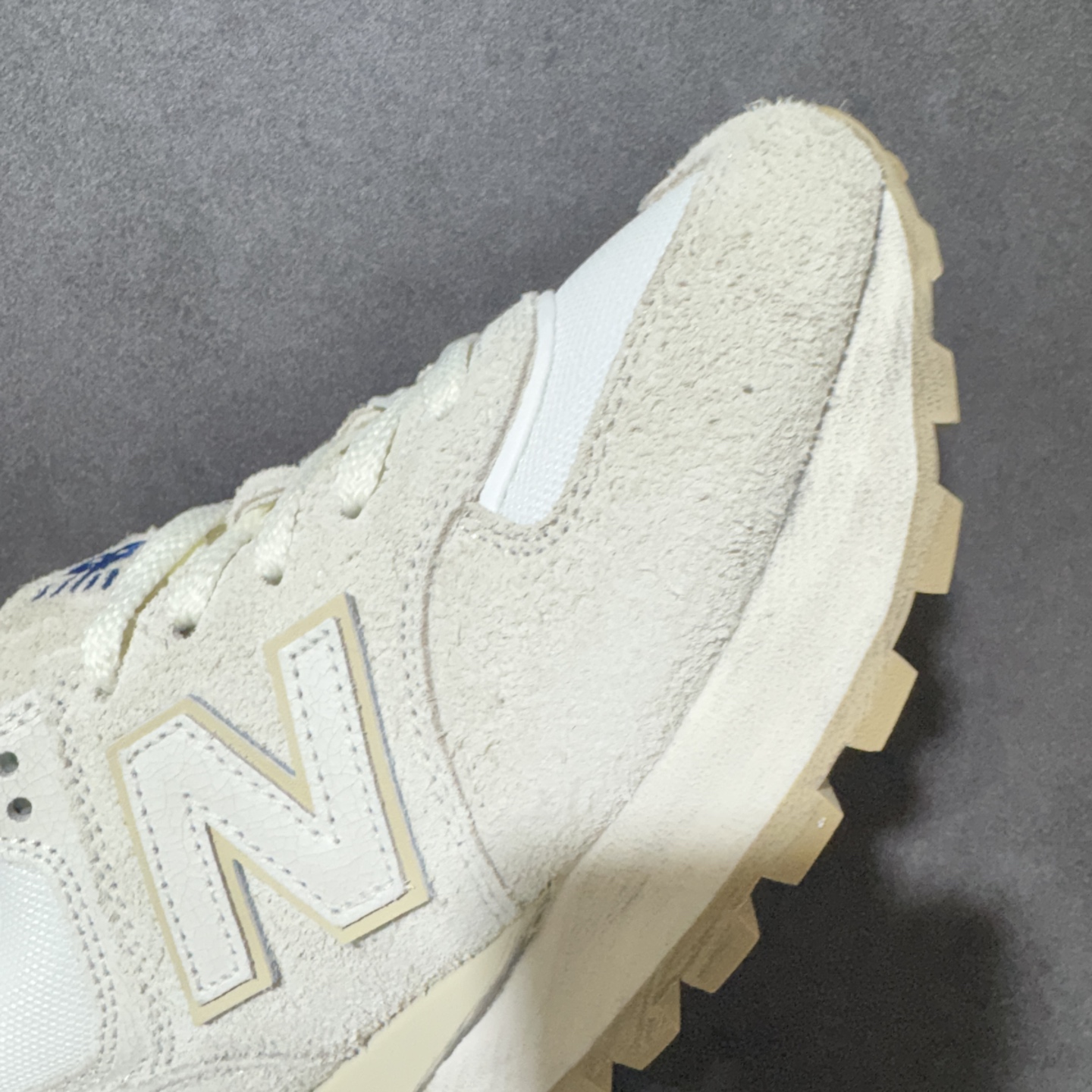 New Balance U574 新百伦低帮复古休闲运动慢跑鞋 采用猪巴革组合网织物鞋面材质全新4层组合独立私模大底 尺