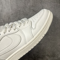 Air Jordan 1 Low OG AJ1低邦 米白 男女同款 乔丹篮球鞋系列 HQ6998-100 全新og系列出 Air Jordan 1 Low OG AJ1低邦 米白 男女同款 乔丹篮球鞋系列 HQ6998-100 全新og系列出